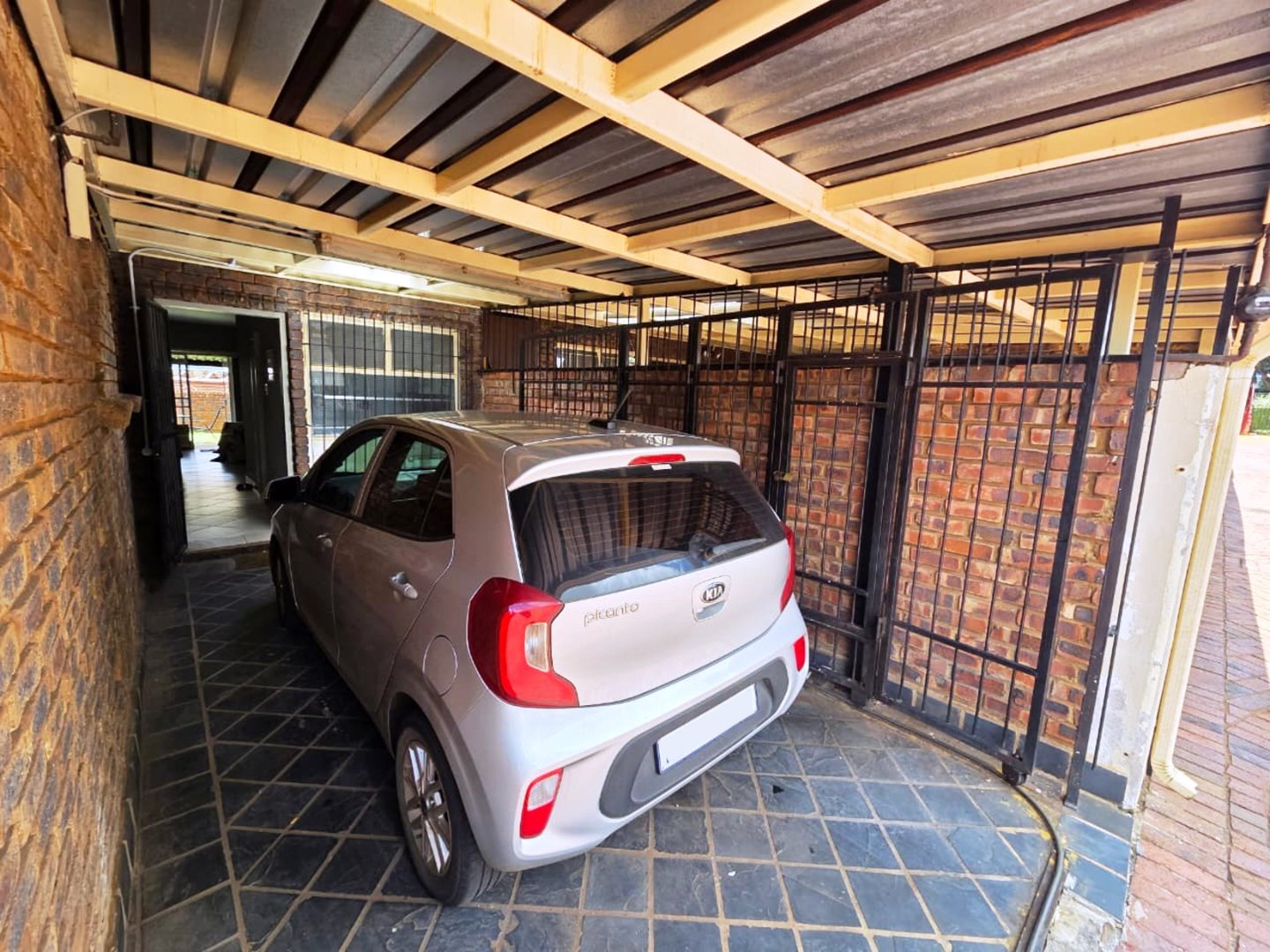 Spacious two bedroom for sale in Montana Tuine