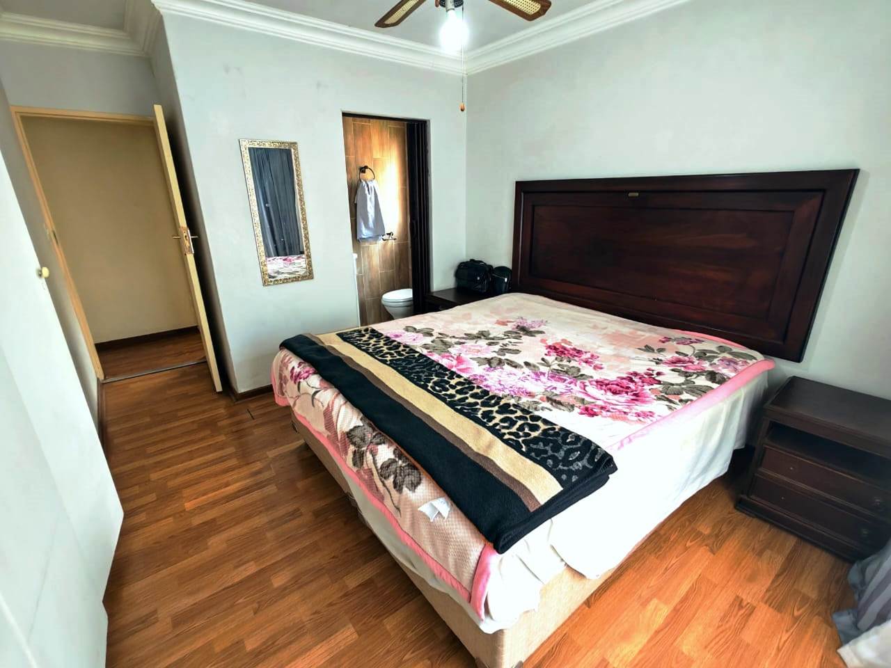 Large three bedroom duet for sale in Sinoville