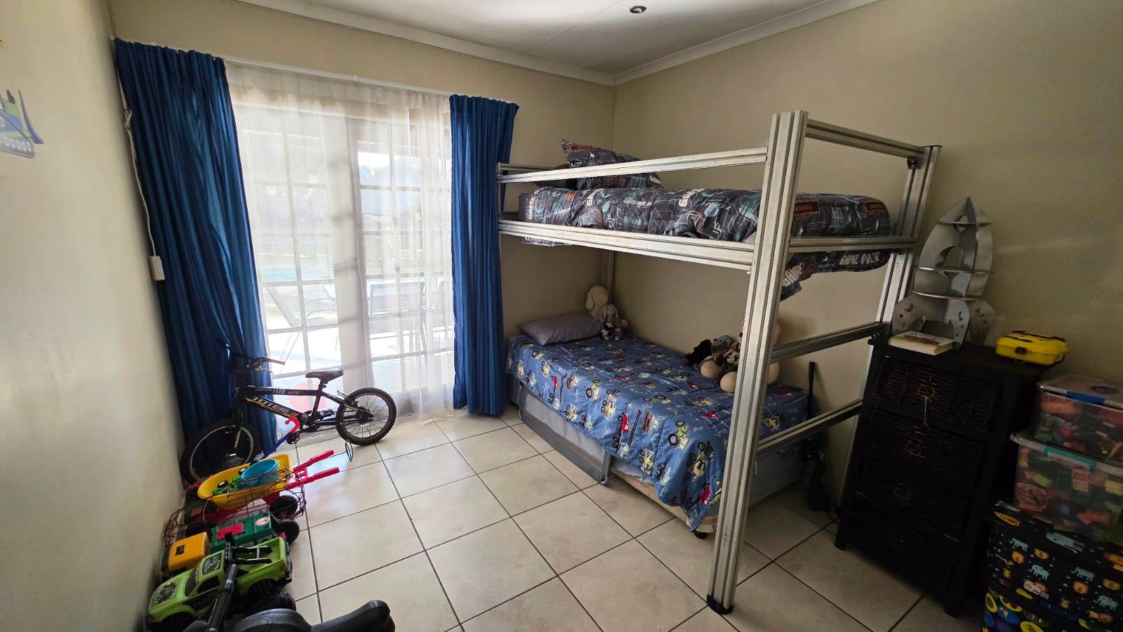 Three bedroom house for sale in old Doornpoort