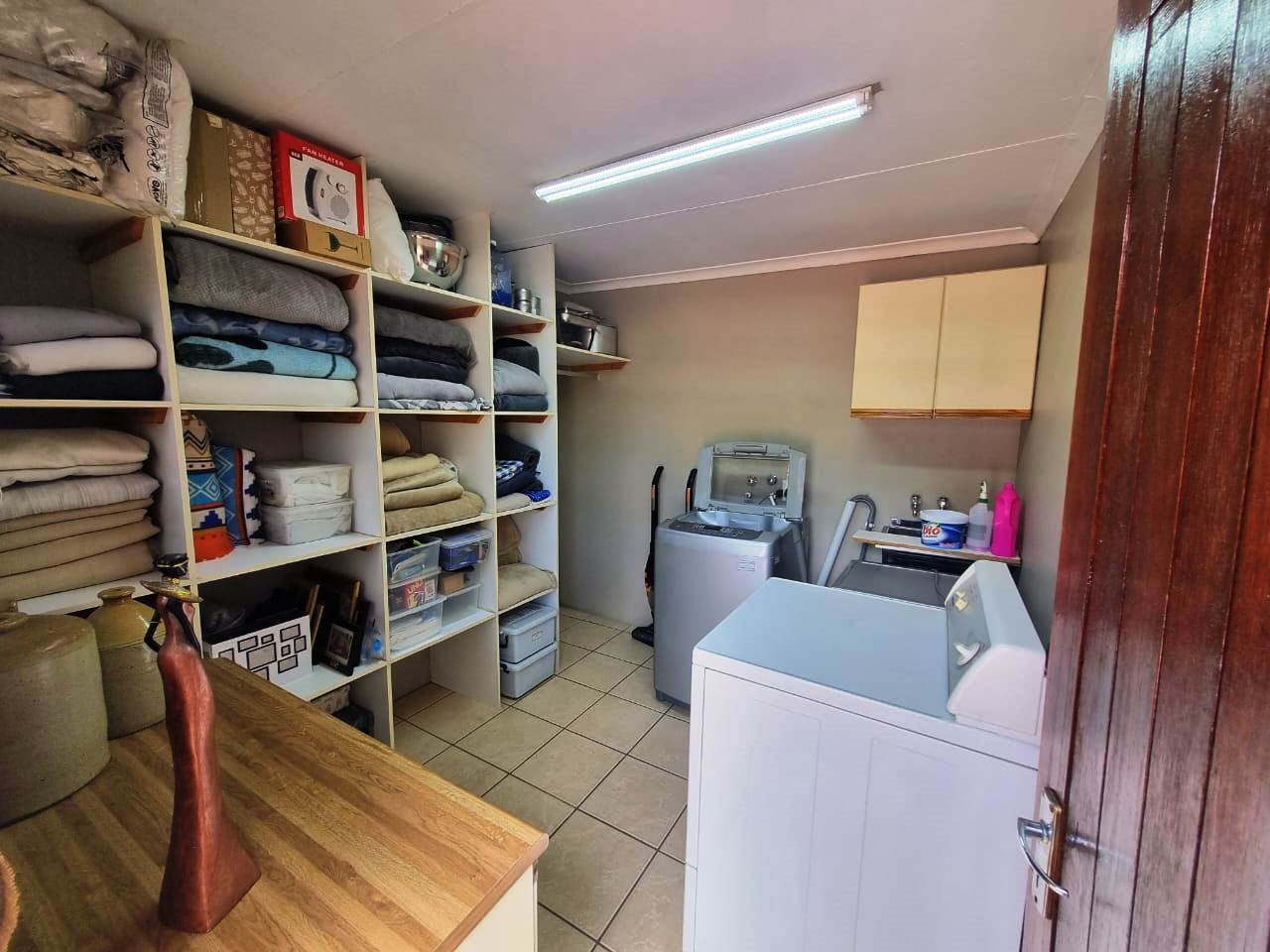 Three bedroom for sale in old Doornpoort