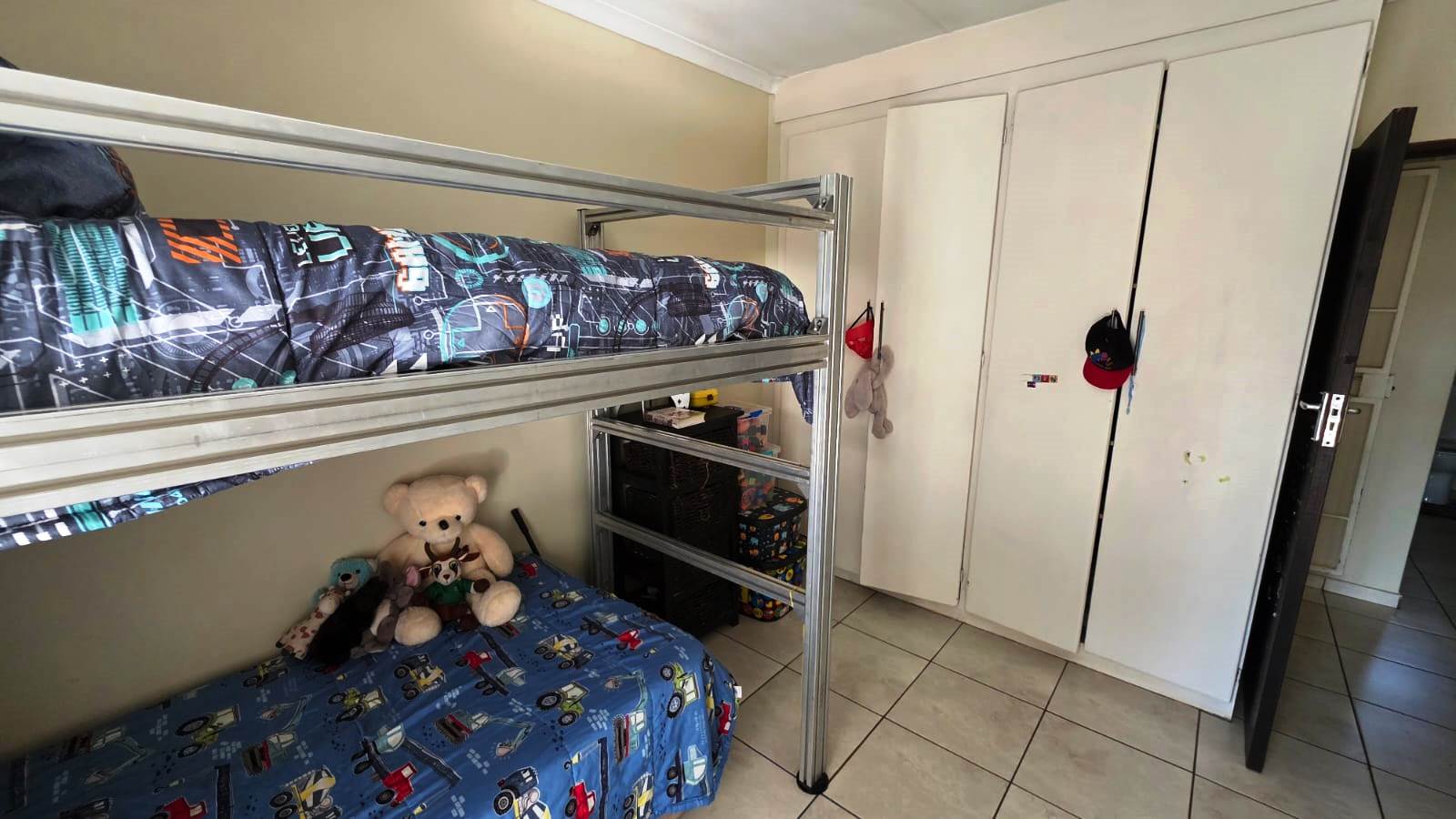 Three bedroom house for sale in old Doornpoort