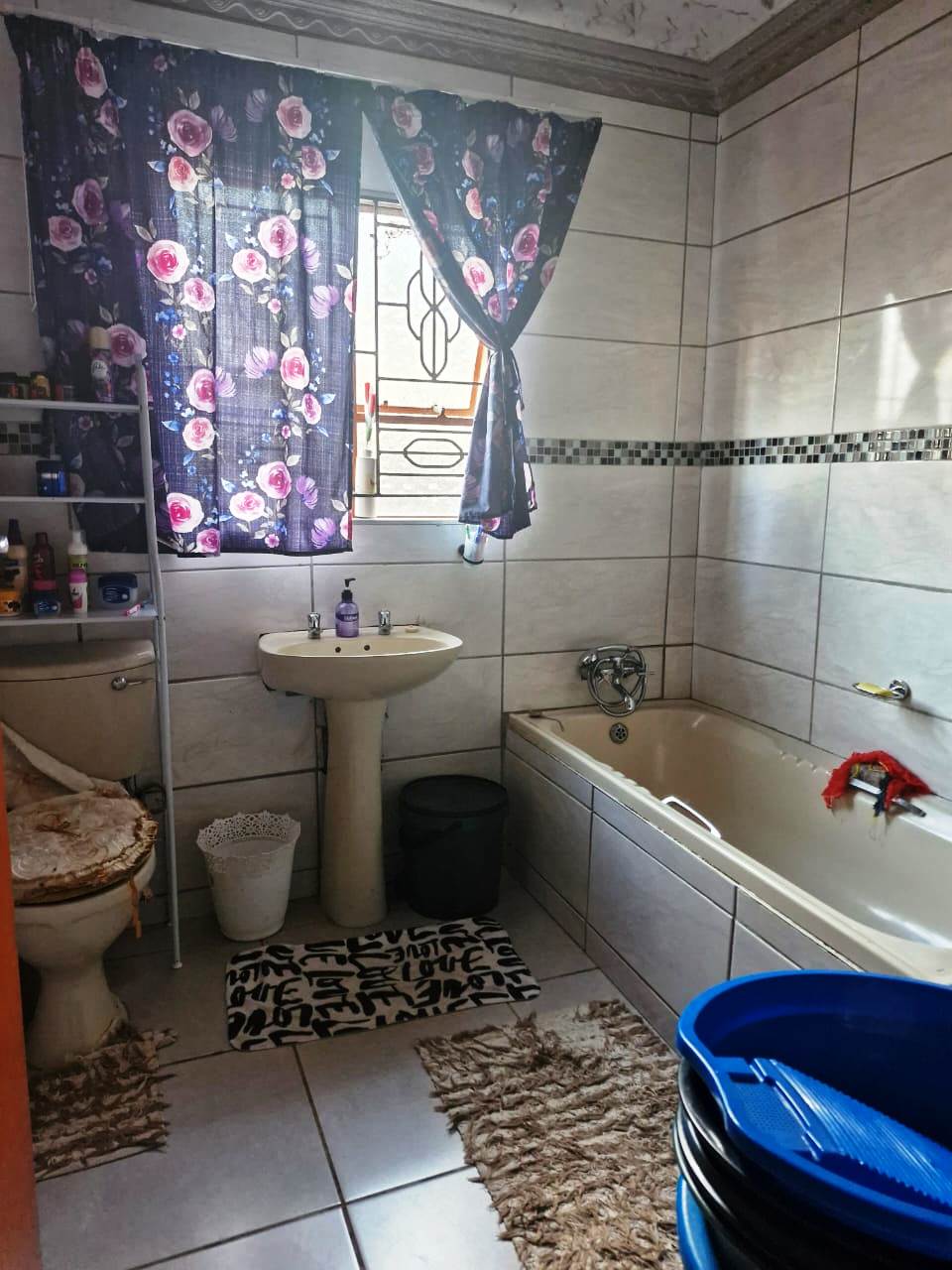 Three bedroom house for sale in Karen park