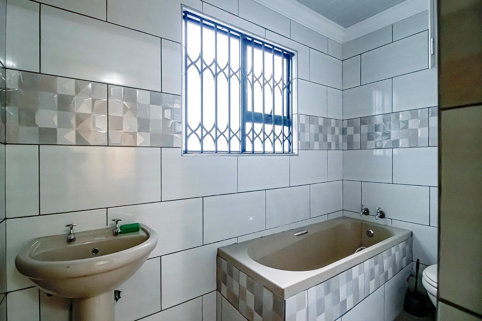 Modern three bedroom in Chantelle for sale