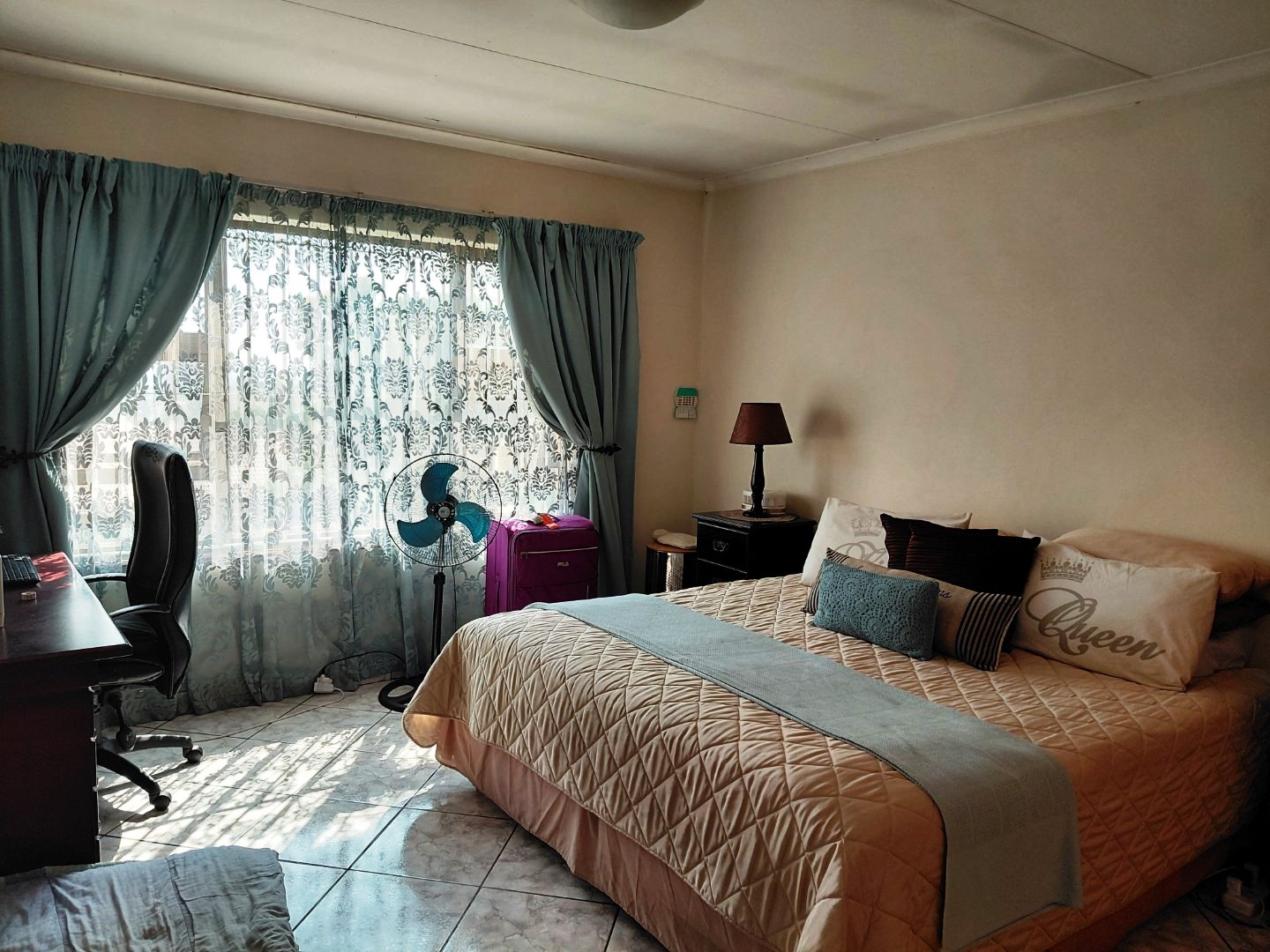 Huge three bedroom for sale in Montana Park