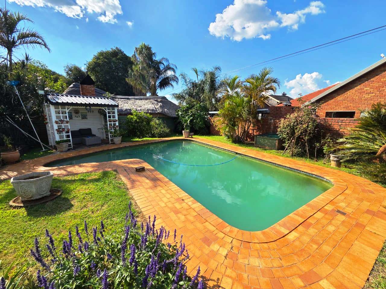 Seven bedroom house for sale in Sinoville