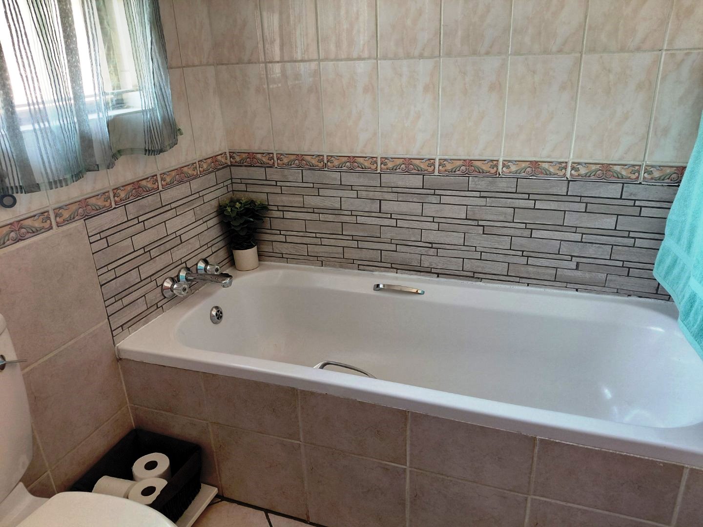 Huge three bedroom for sale in Montana Park