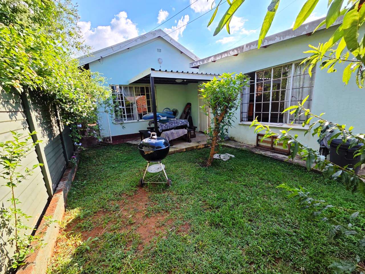 Seven bedroom house for sale in Sinoville