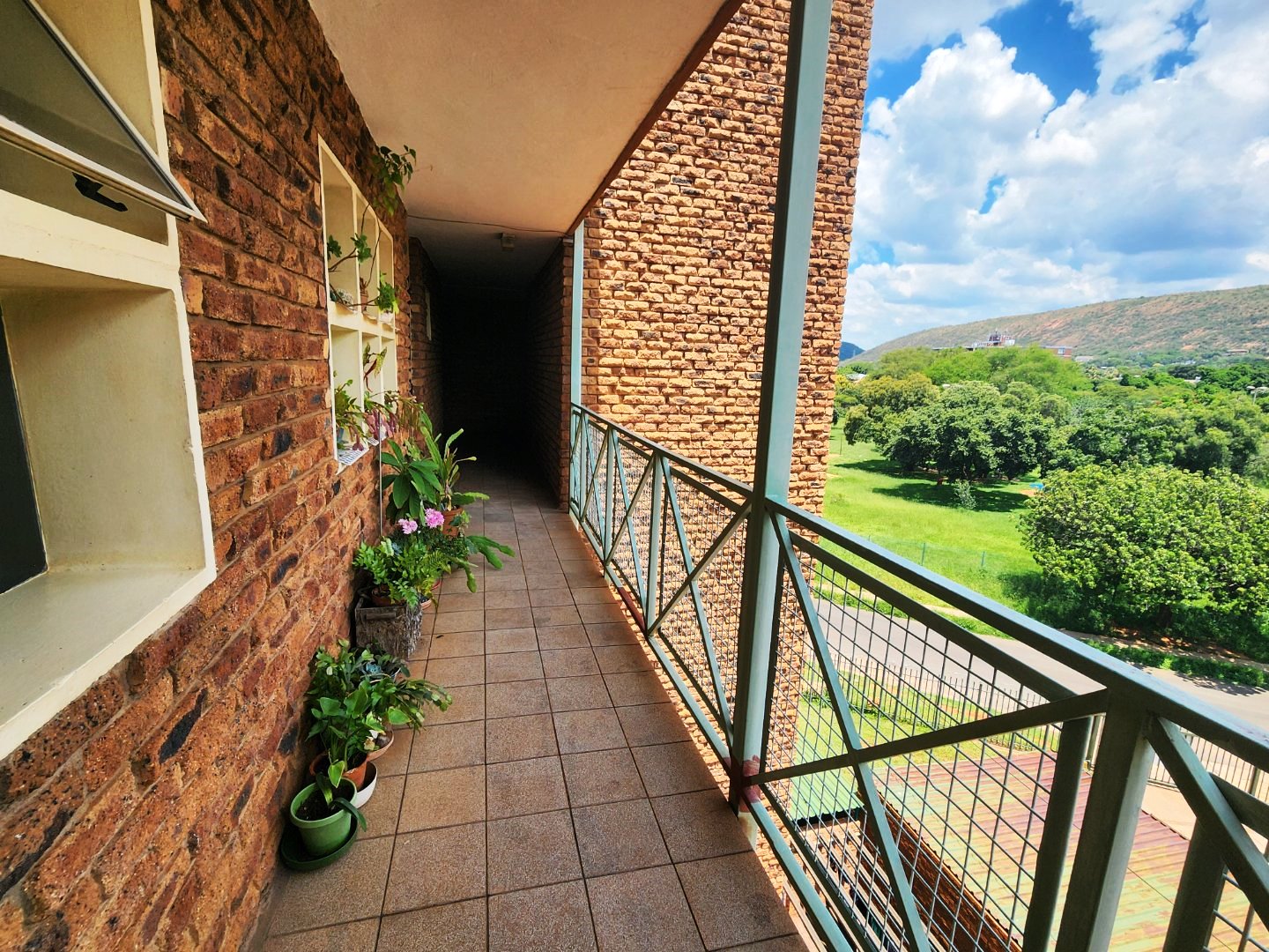 Large two bedroom for sale in Pretoria North