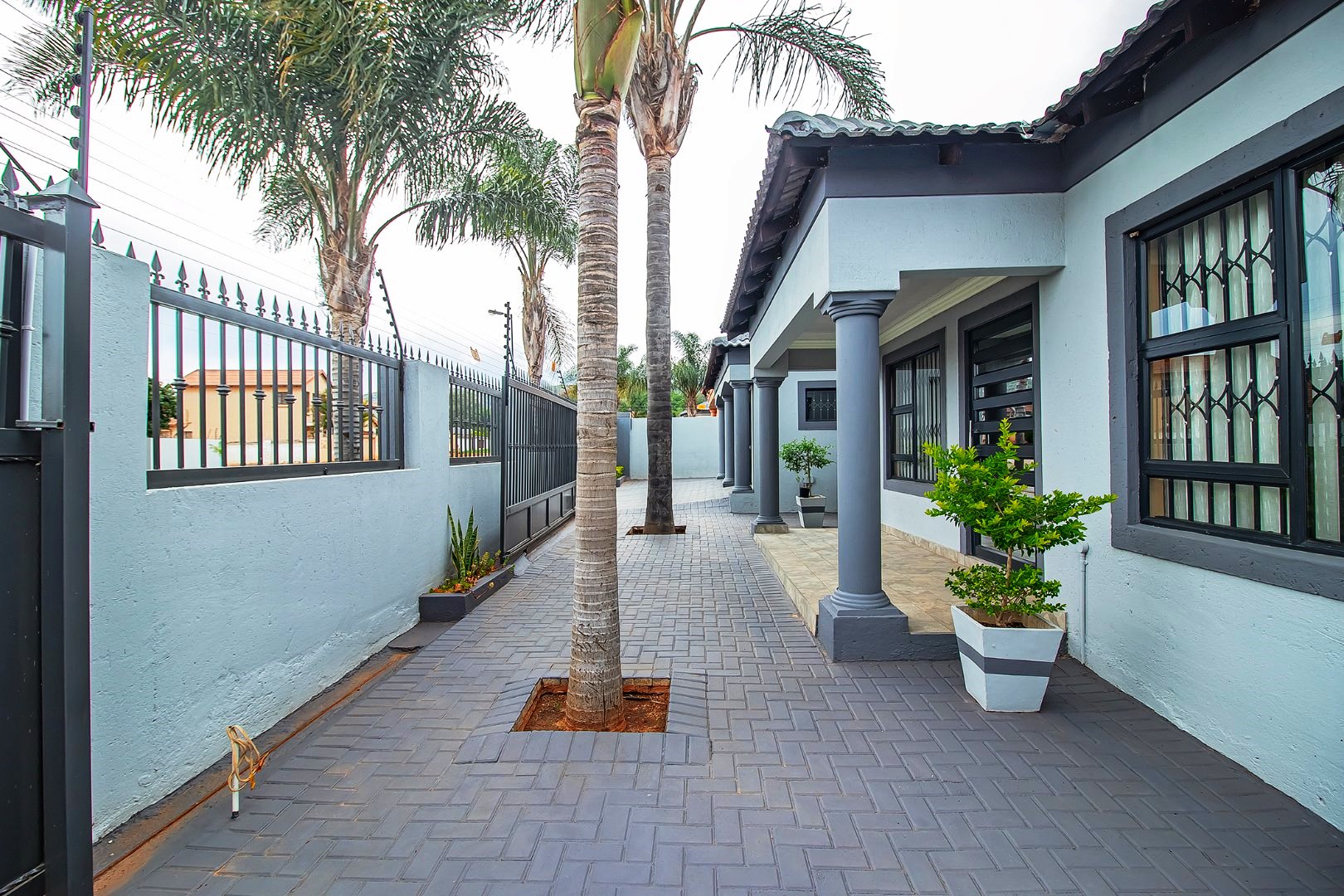 Modern three bedroom in Chantelle for sale