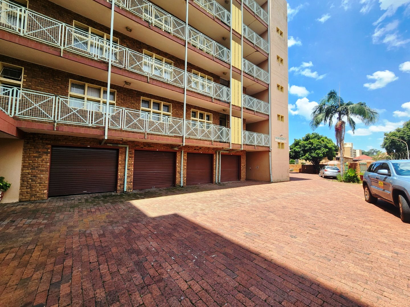 Large two bedroom for sale in Pretoria North