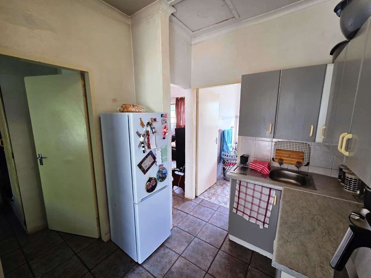 Seven bedroom house for sale in Sinoville