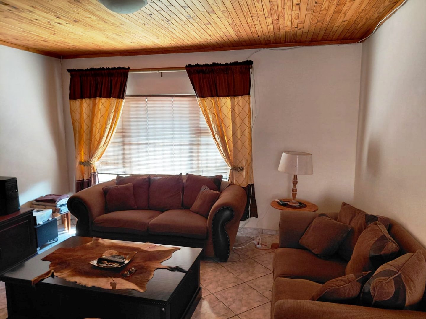 Huge three bedroom for sale in Montana Park