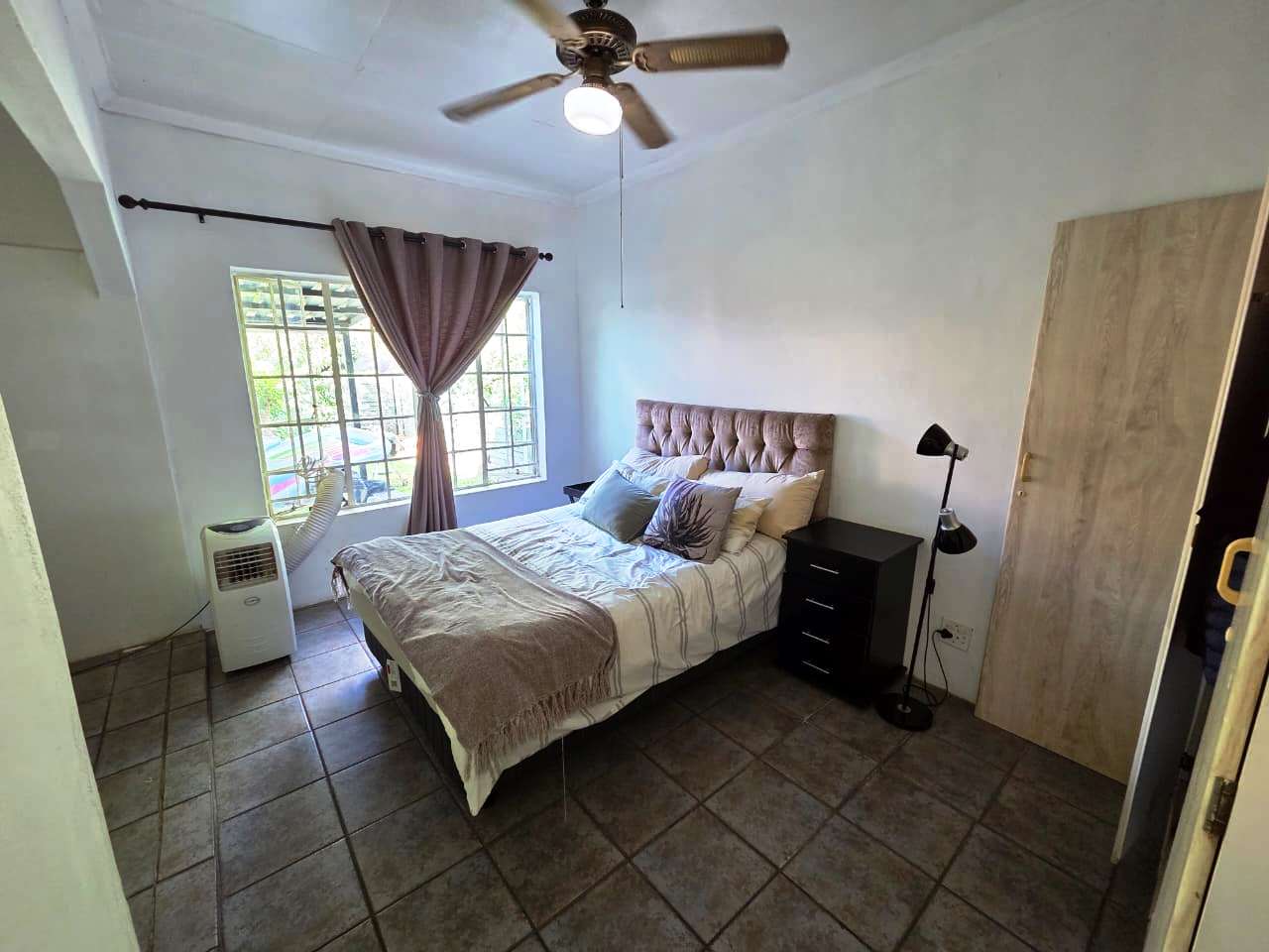 Seven bedroom house for sale in Sinoville