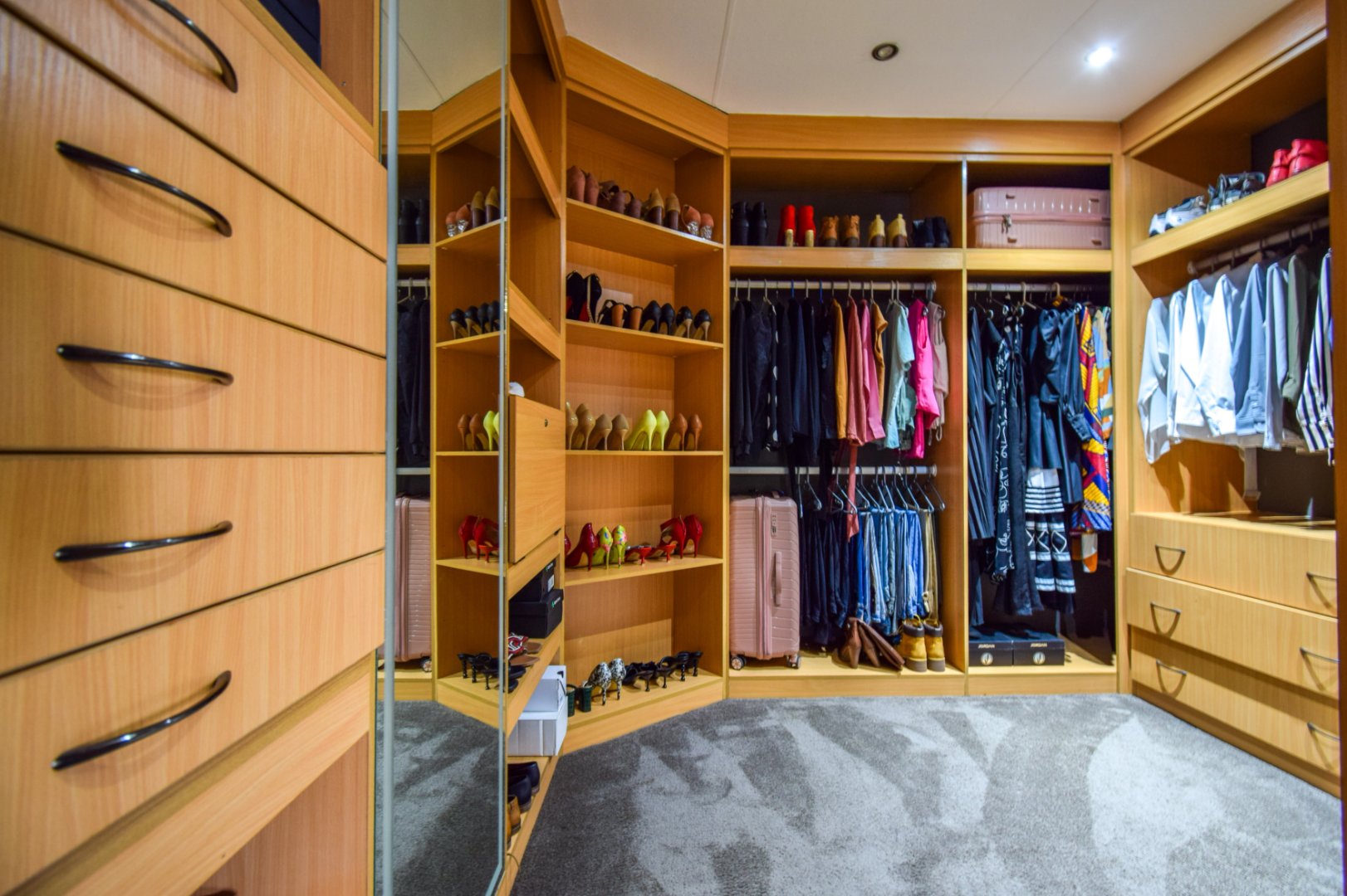 Modern five bedroom house for sale in Gezina