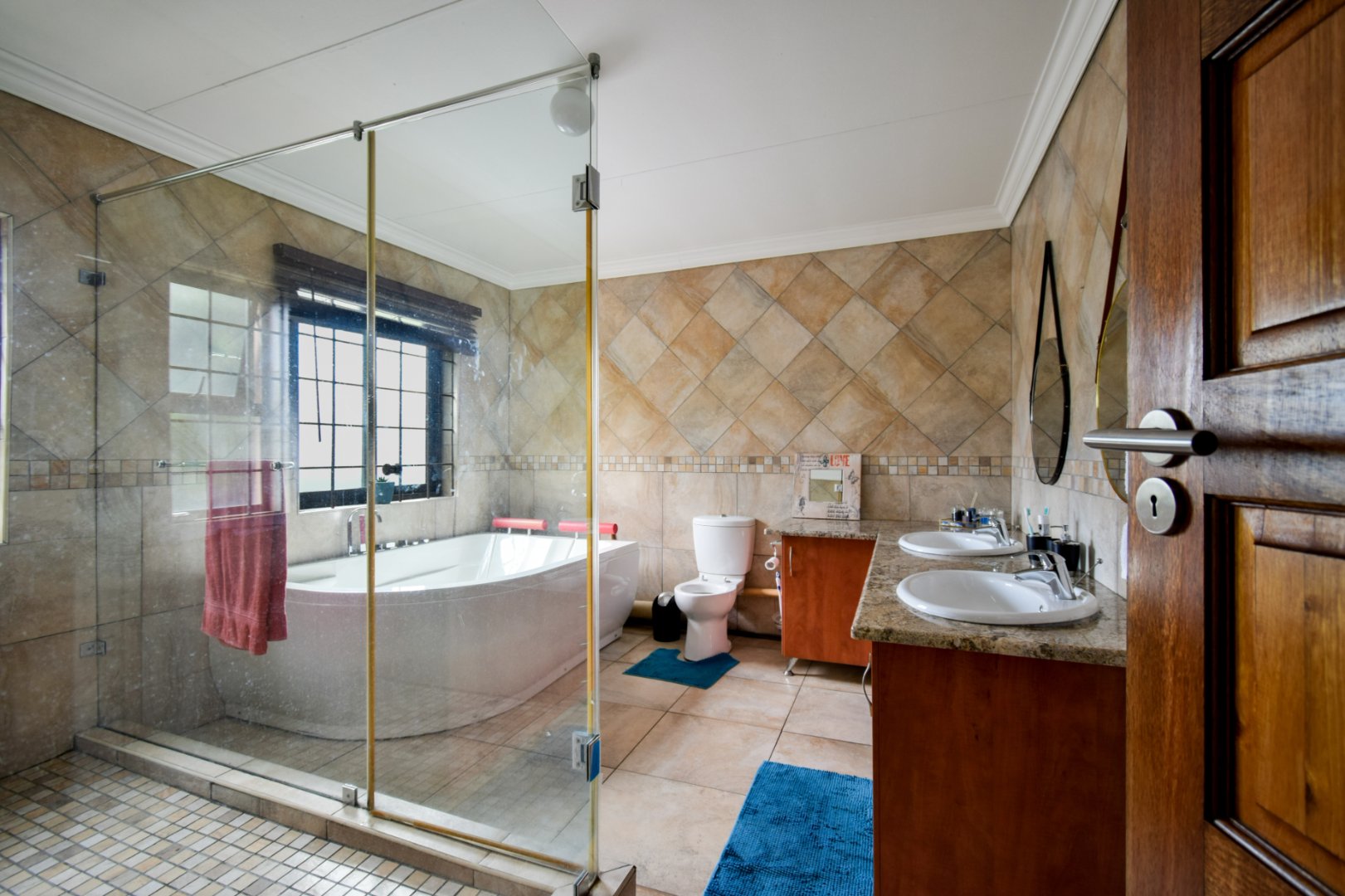 Modern five bedroom house for sale in Gezina