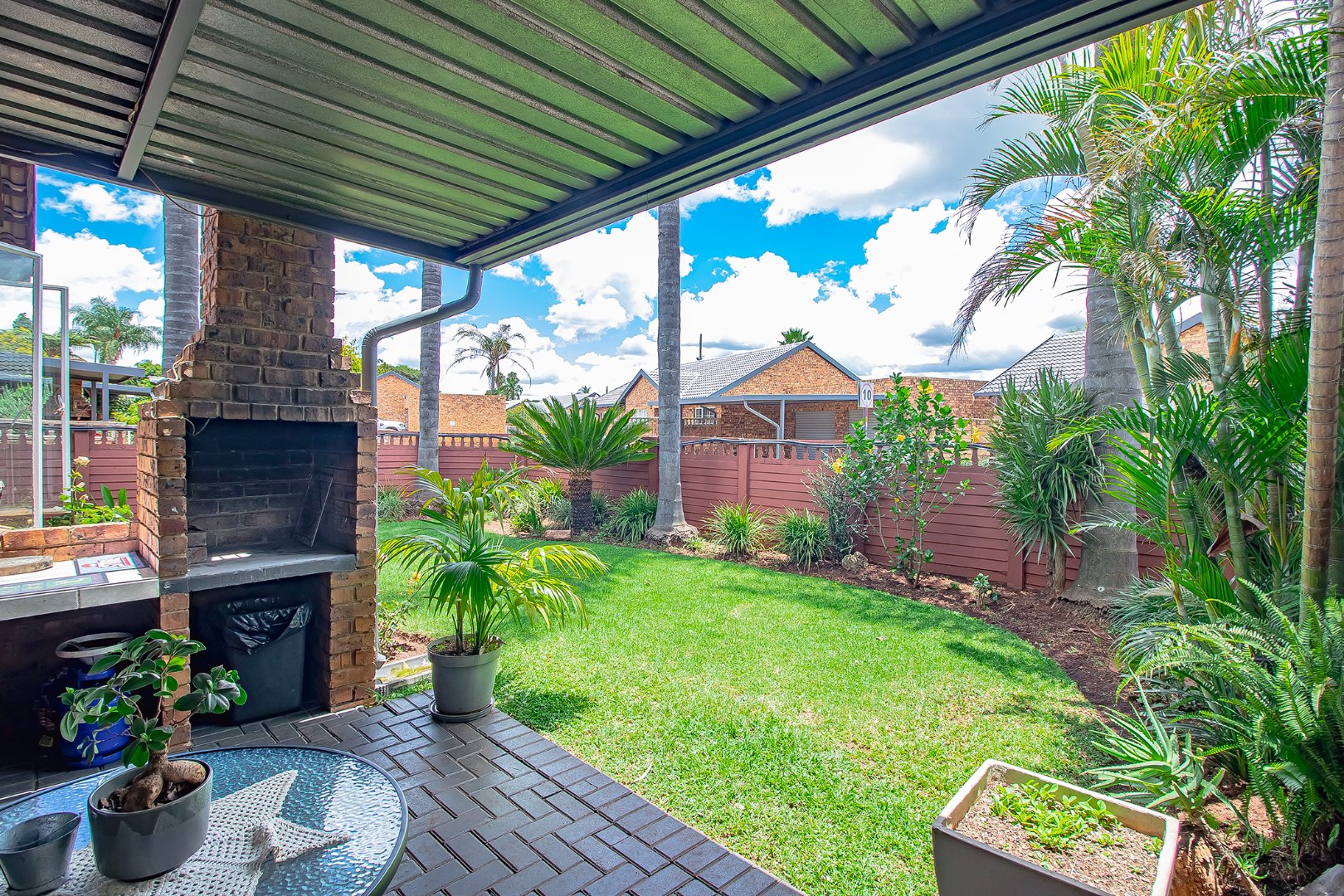 Three bedroom for sale in old Doornpoort