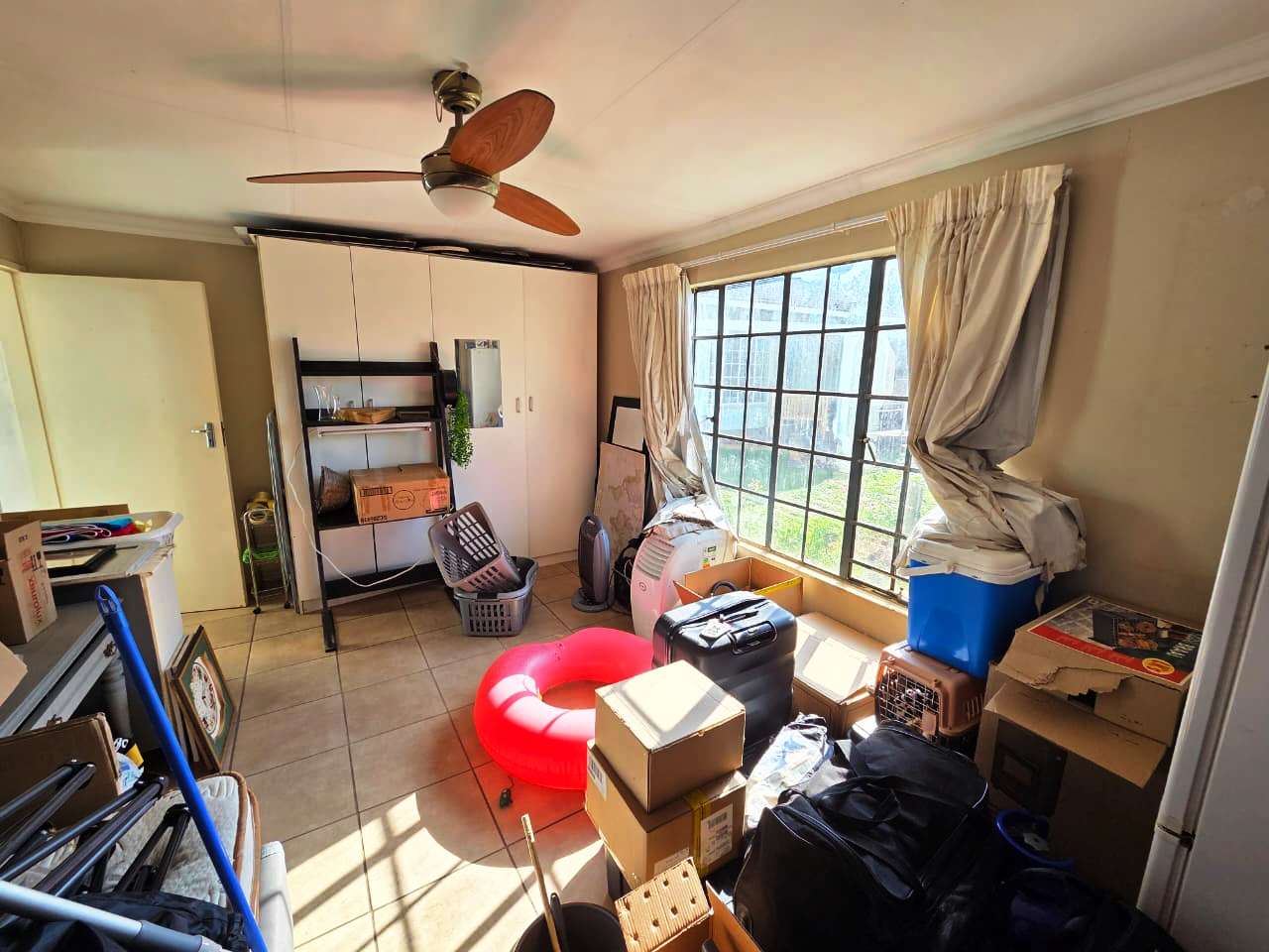 Seven bedroom house for sale in Sinoville