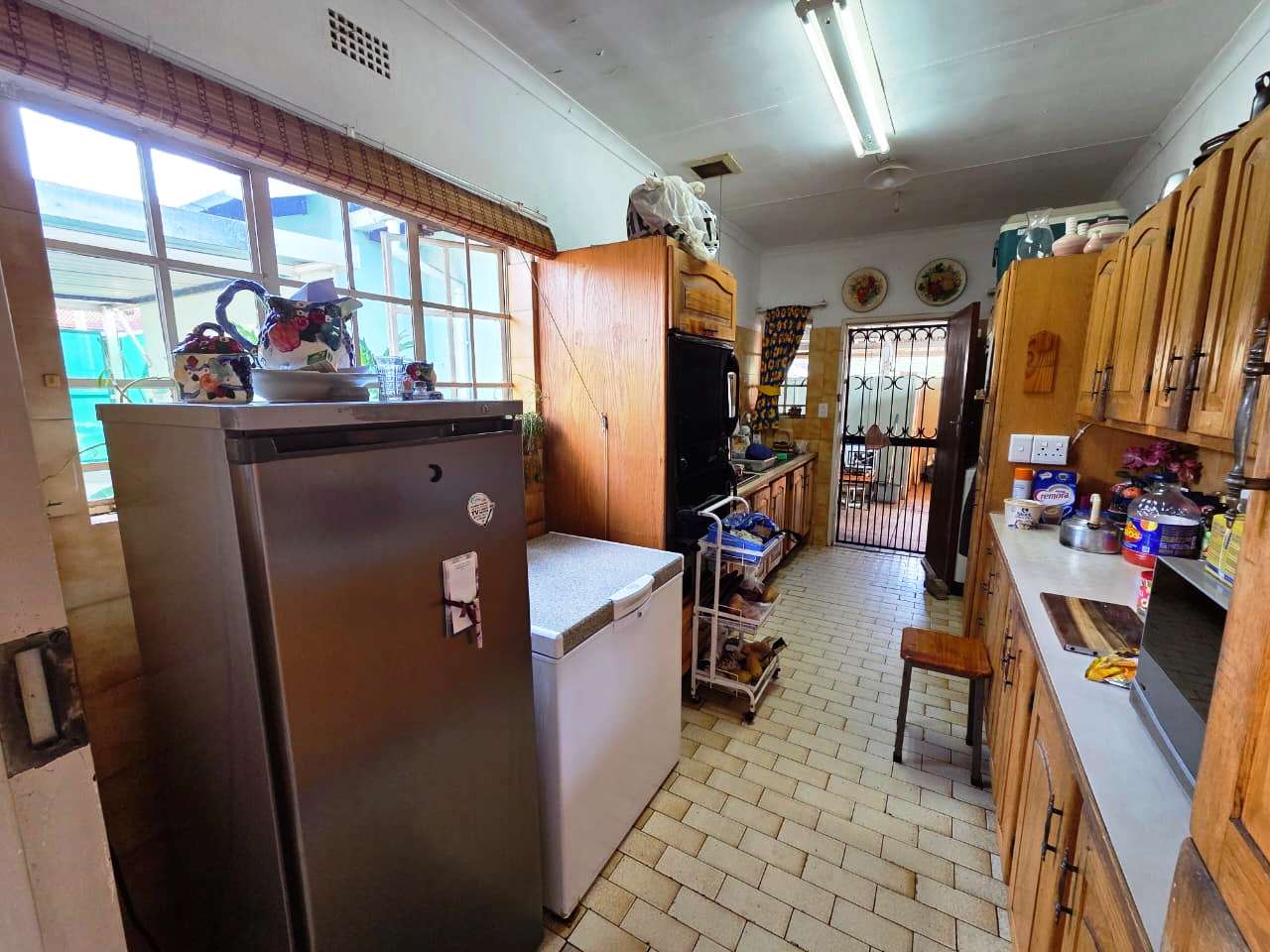 Seven bedroom house for sale in Sinoville