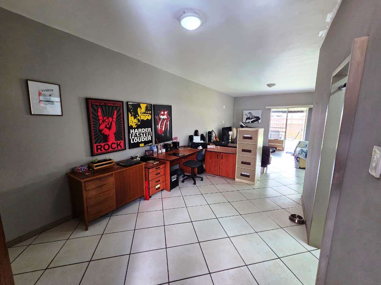 Spacious two bedroom for sale in Montana Tuine