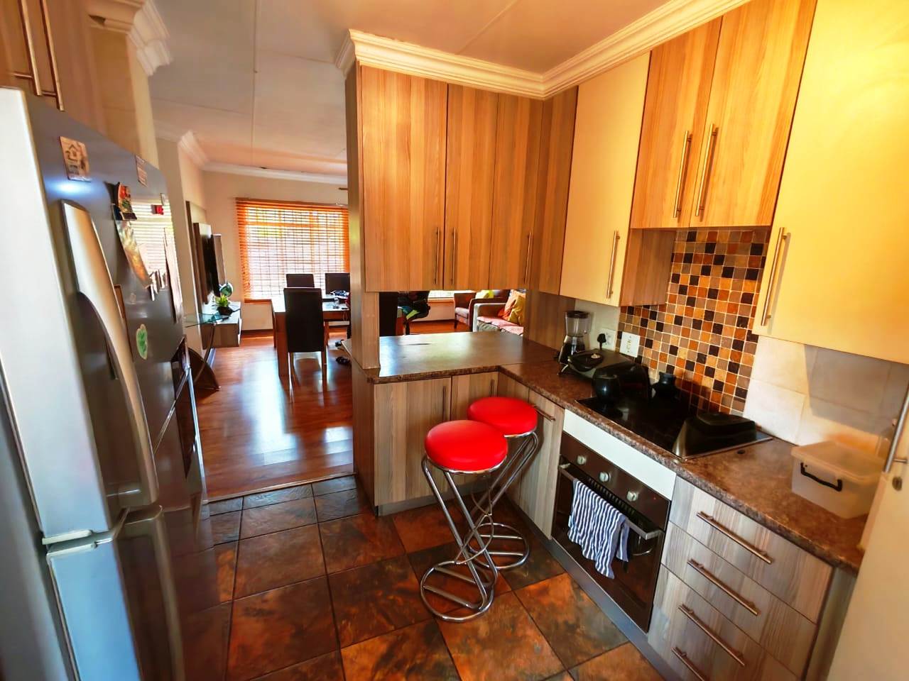 Large three bedroom duet for sale in Sinoville