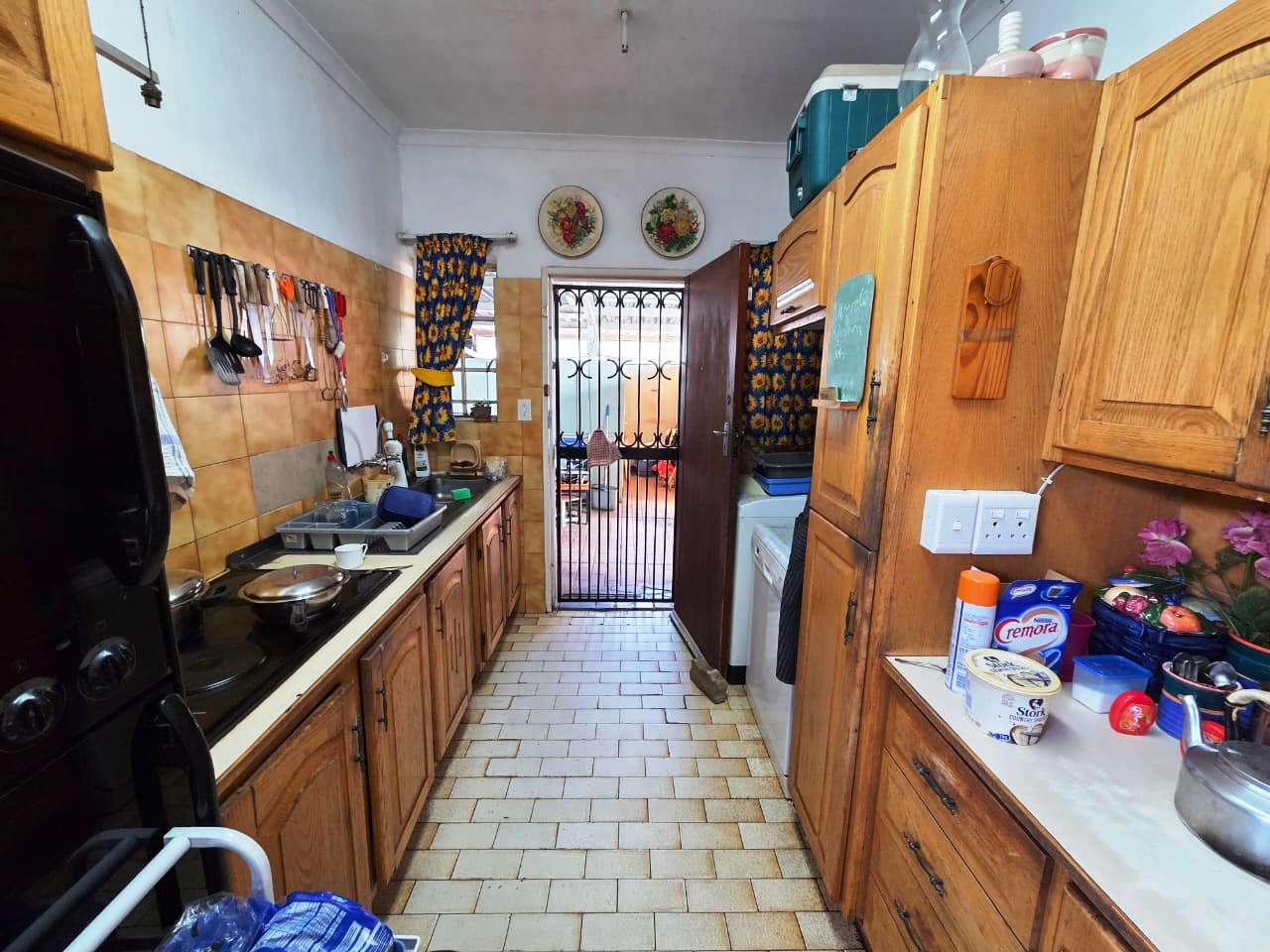 Seven bedroom house for sale in Sinoville