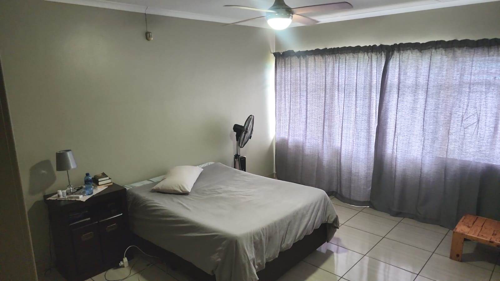 Three bedroom house for sale in Sinoville