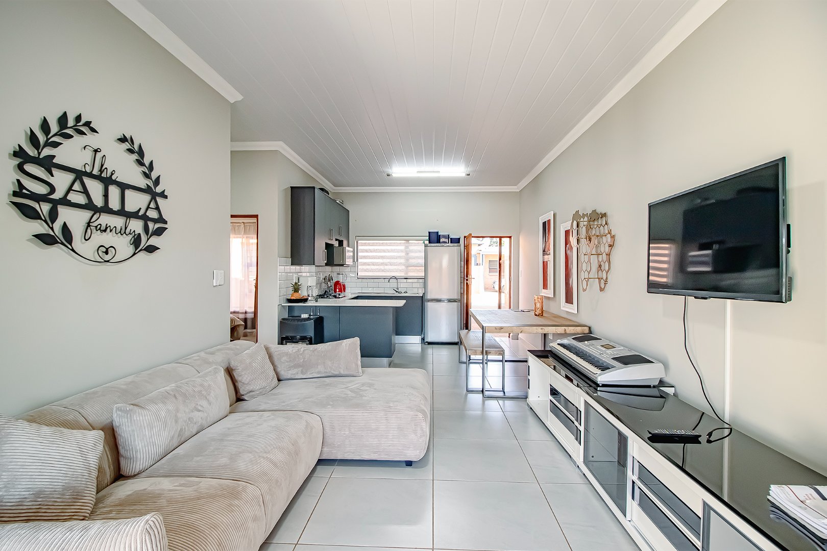 Stylish two bedroom simplex for sale in Annlin