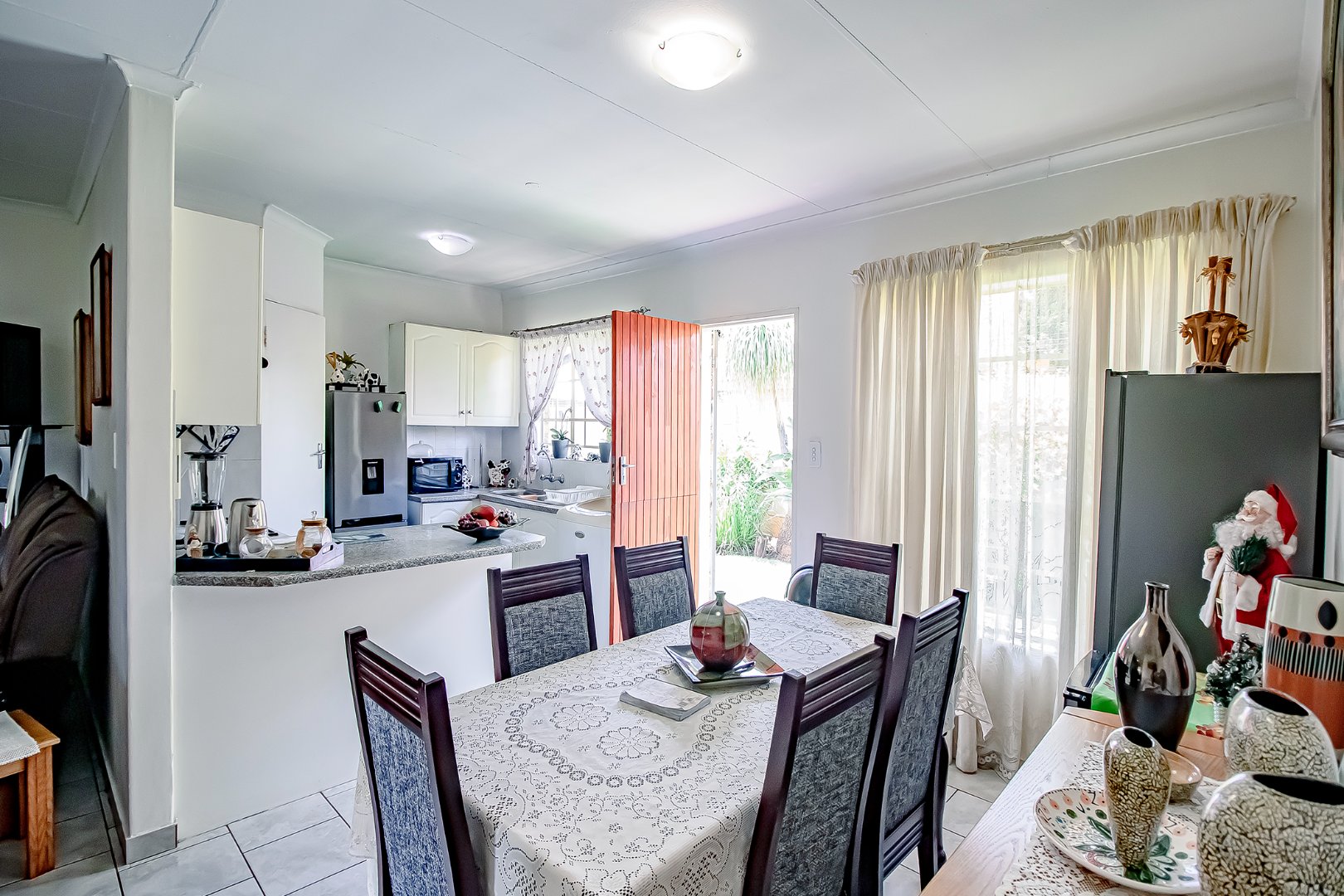 Three bedroom for sale in old Doornpoort