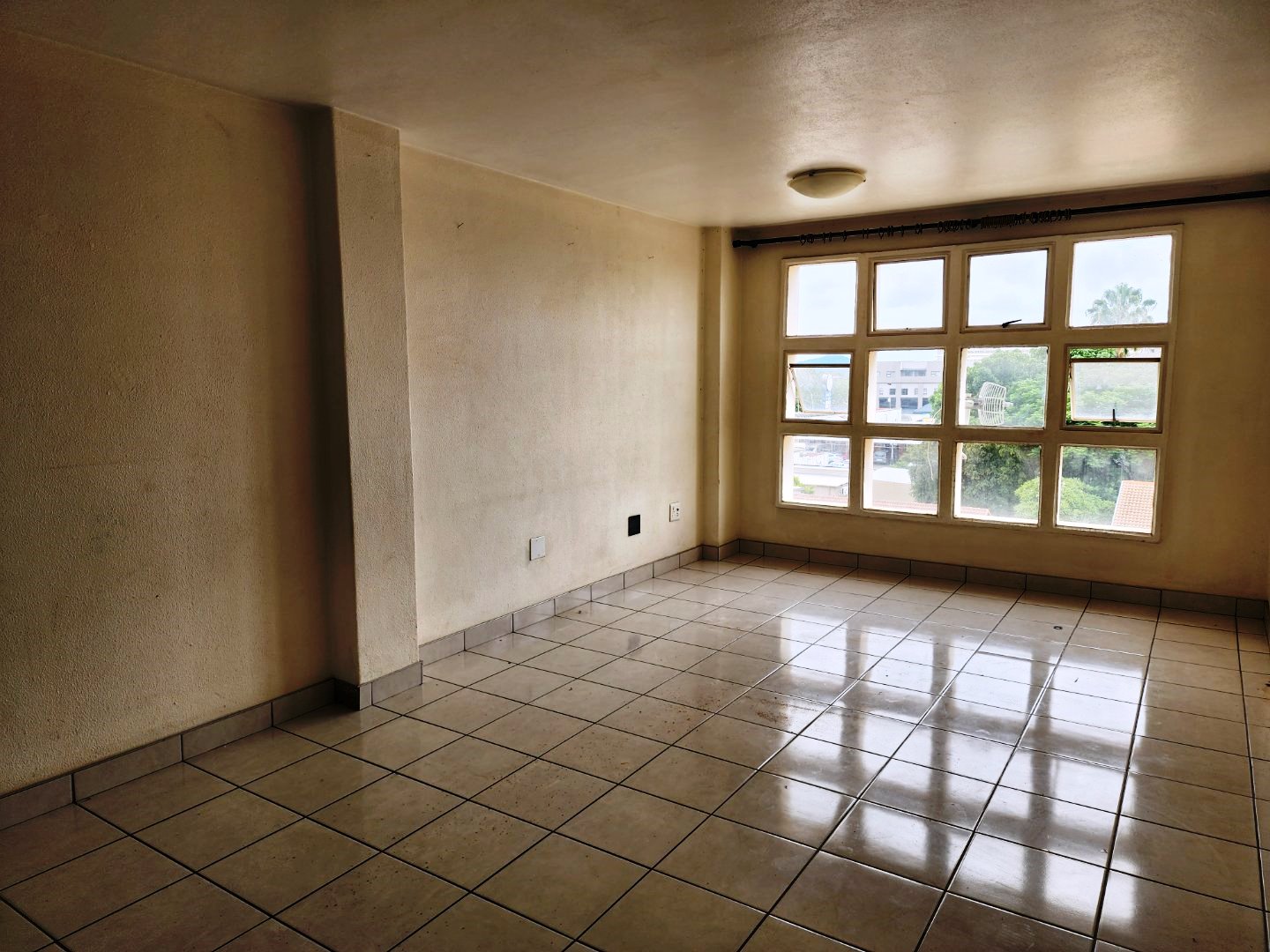 Large two bedroom for sale in Pretoria North