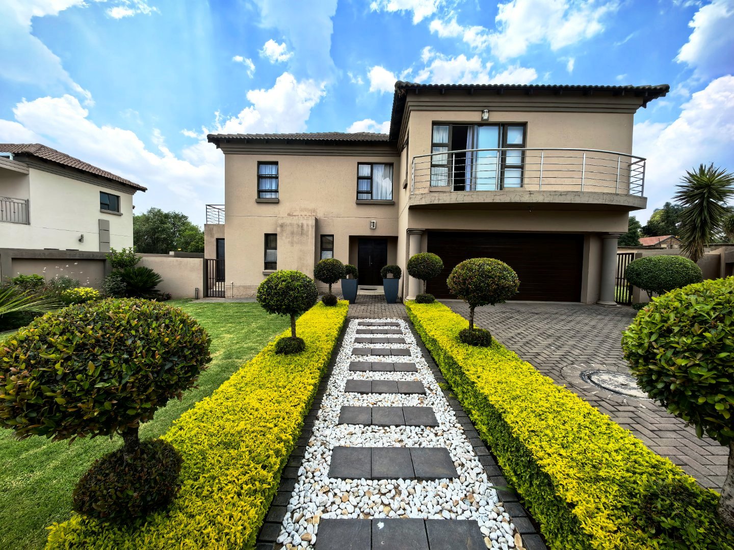 Three bedroom house for sale in Montana Park