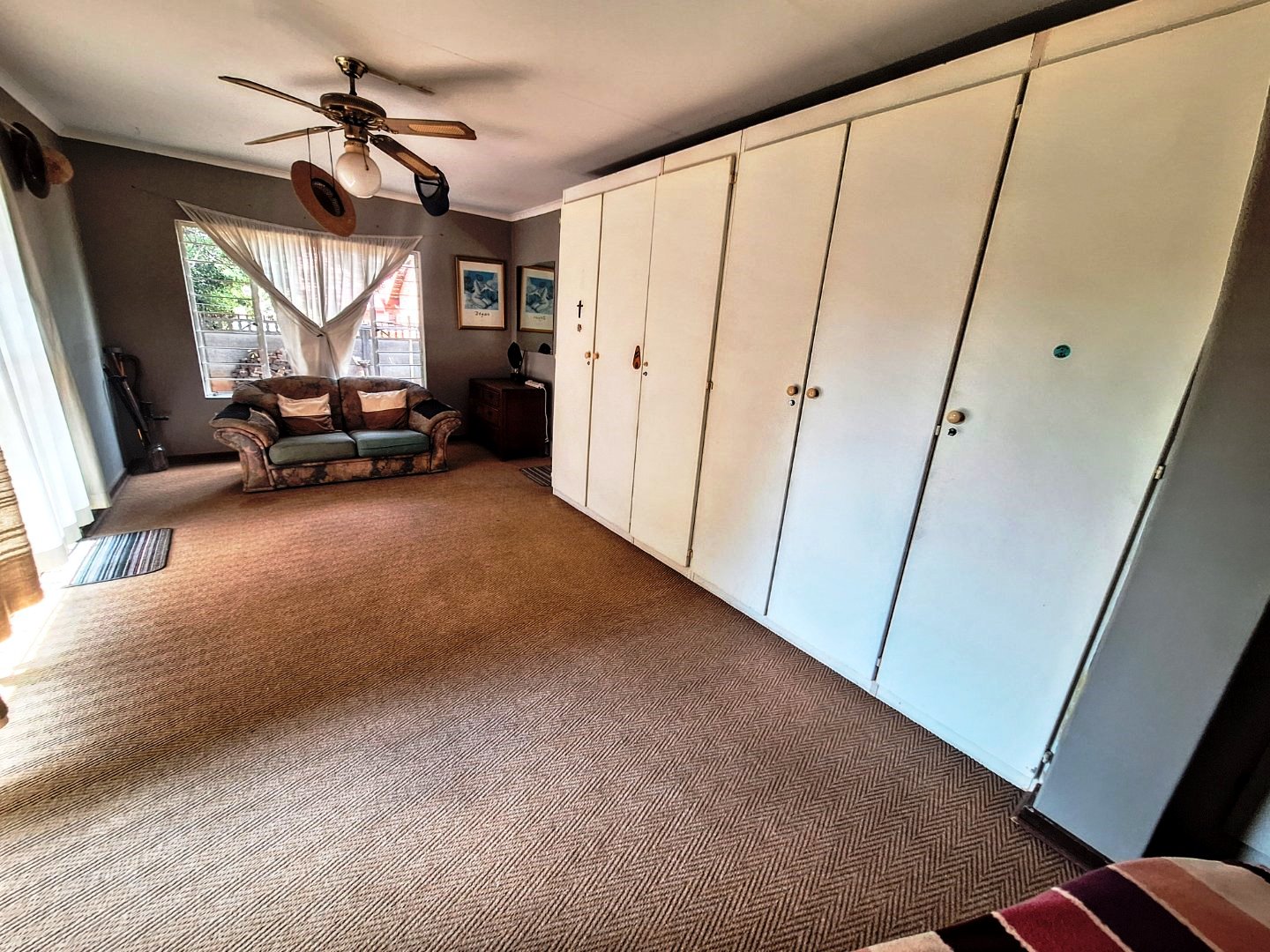 Three bedroom with flatlet for sale – Orchards