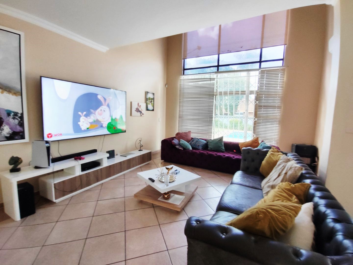 Six bedroom house for sale in Montana Park