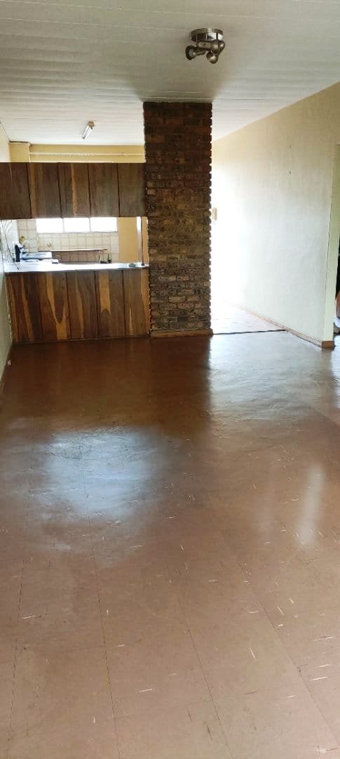 Two bedroom flat for sale in Pretoria North