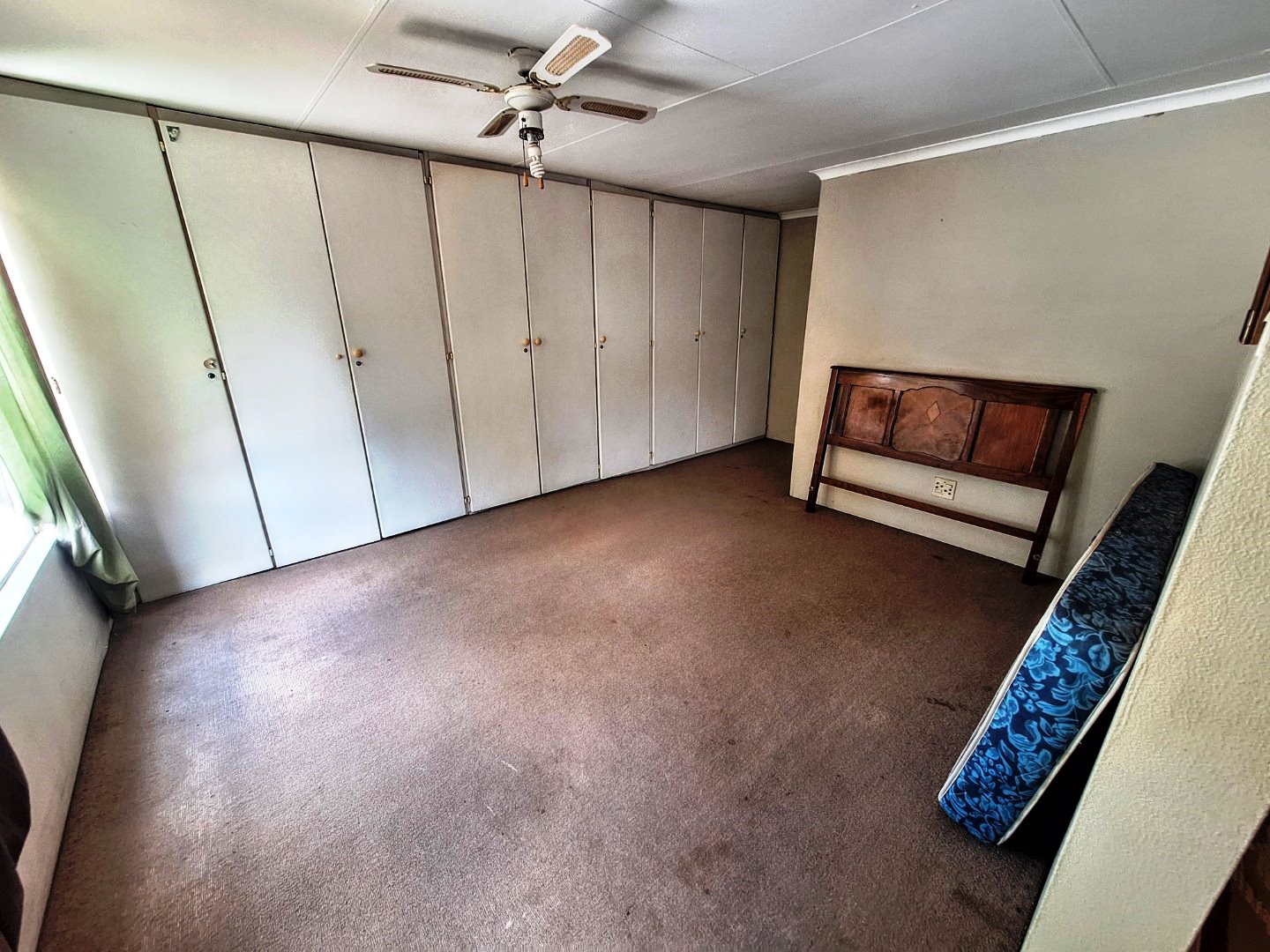 Three bedroom with flatlet for sale – Orchards