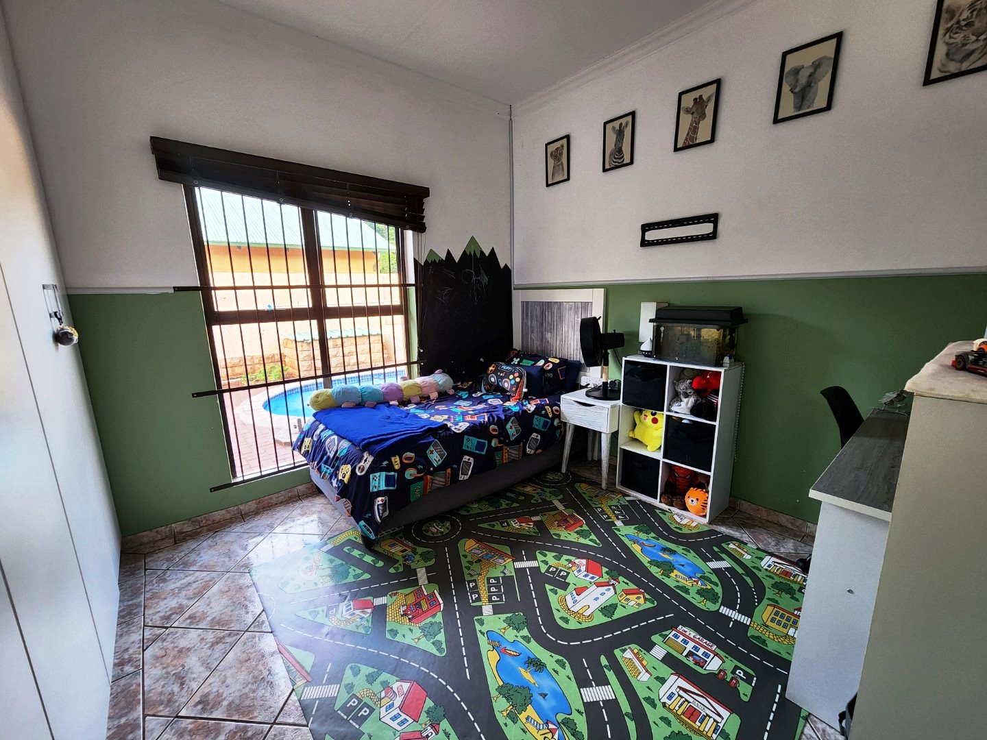 Three bedroom for sale in Annlin