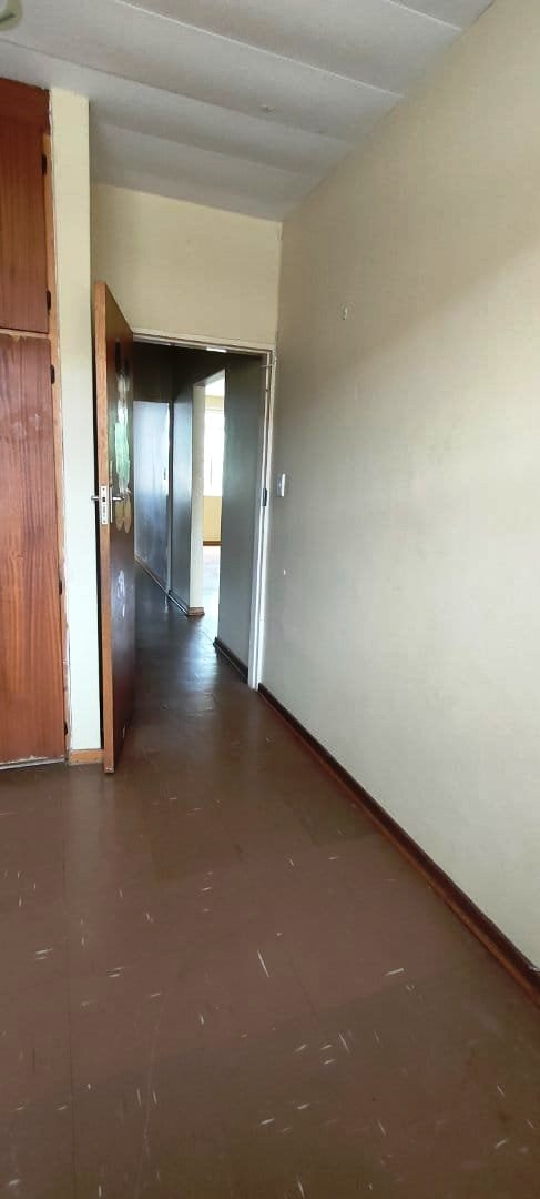 Two bedroom flat for sale in Pretoria North