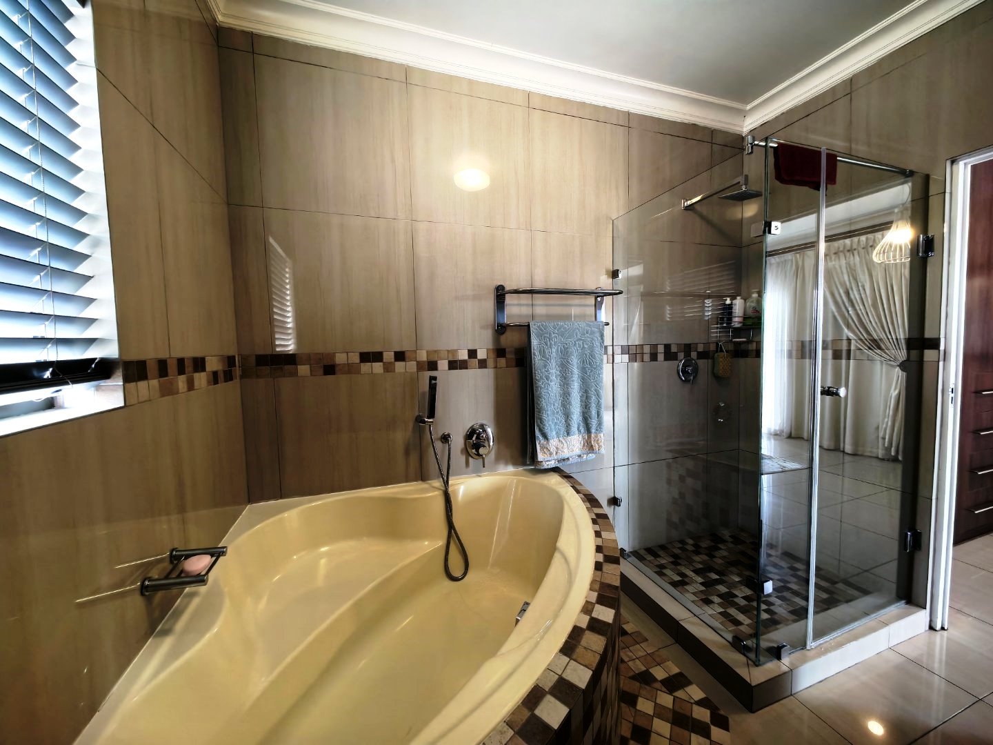 Three bedroom house for sale in Montana Park