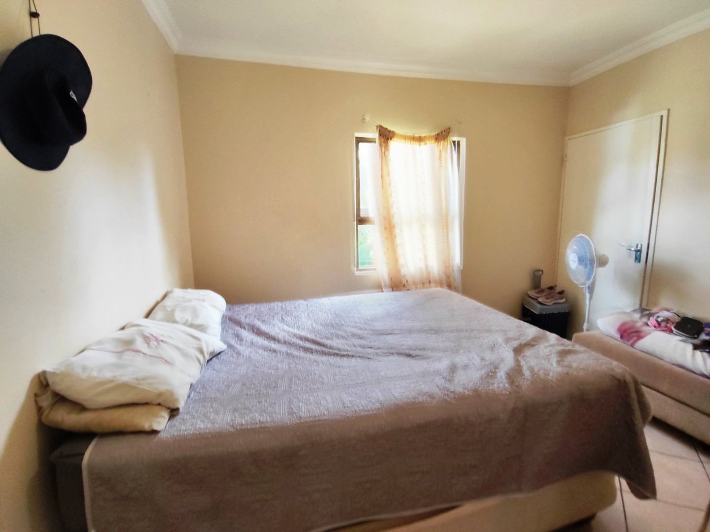 Six bedroom house for sale in Montana Park