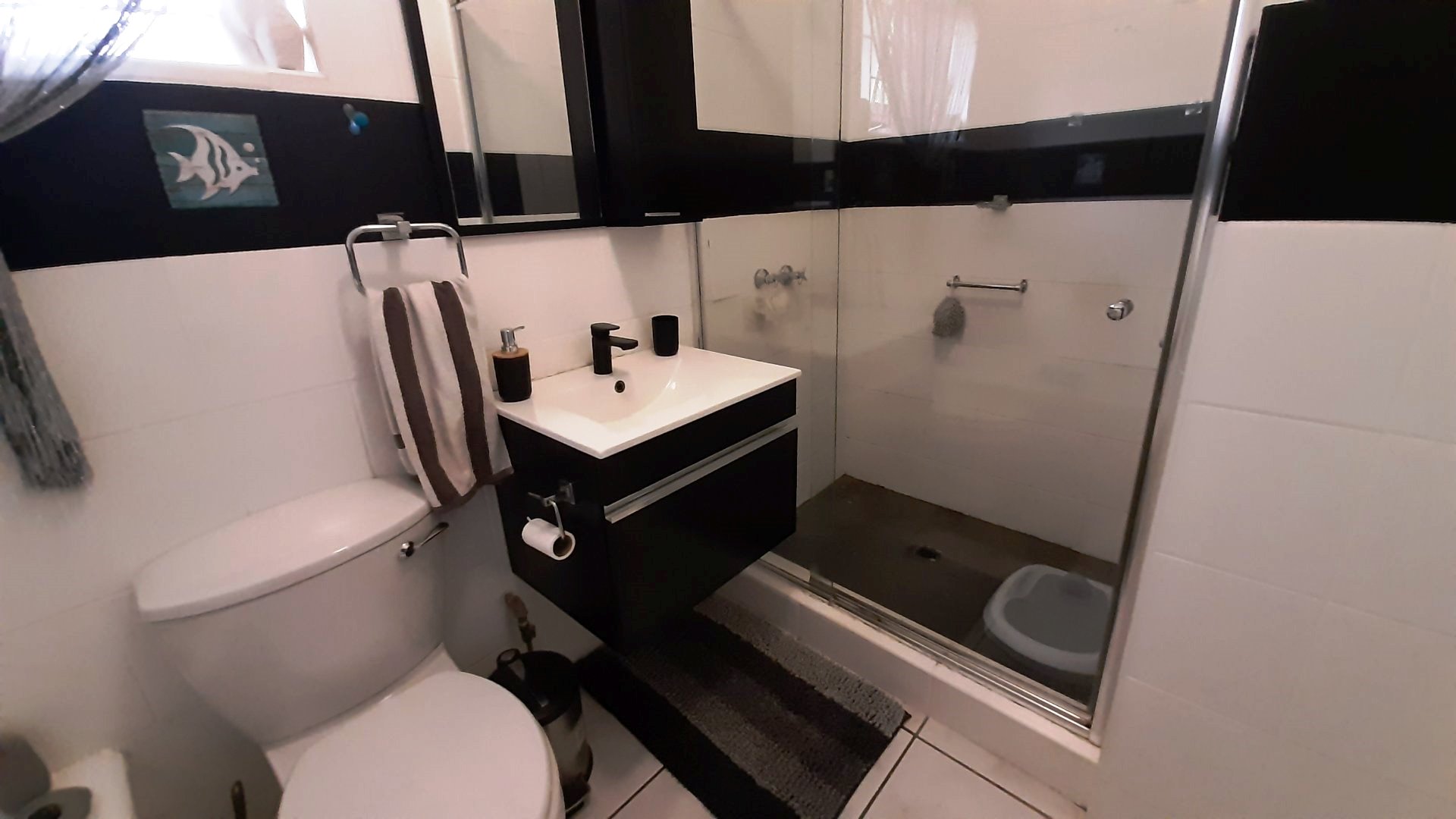 Large three bedroom house for sale in Florauna