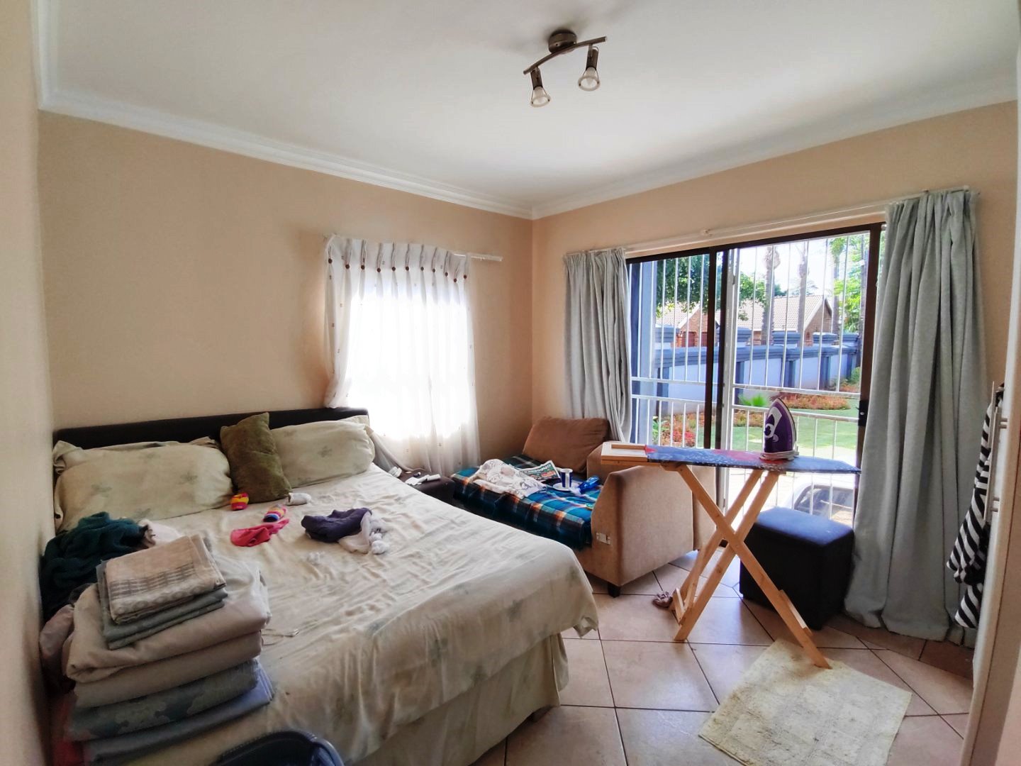 Six bedroom house for sale in Montana Park