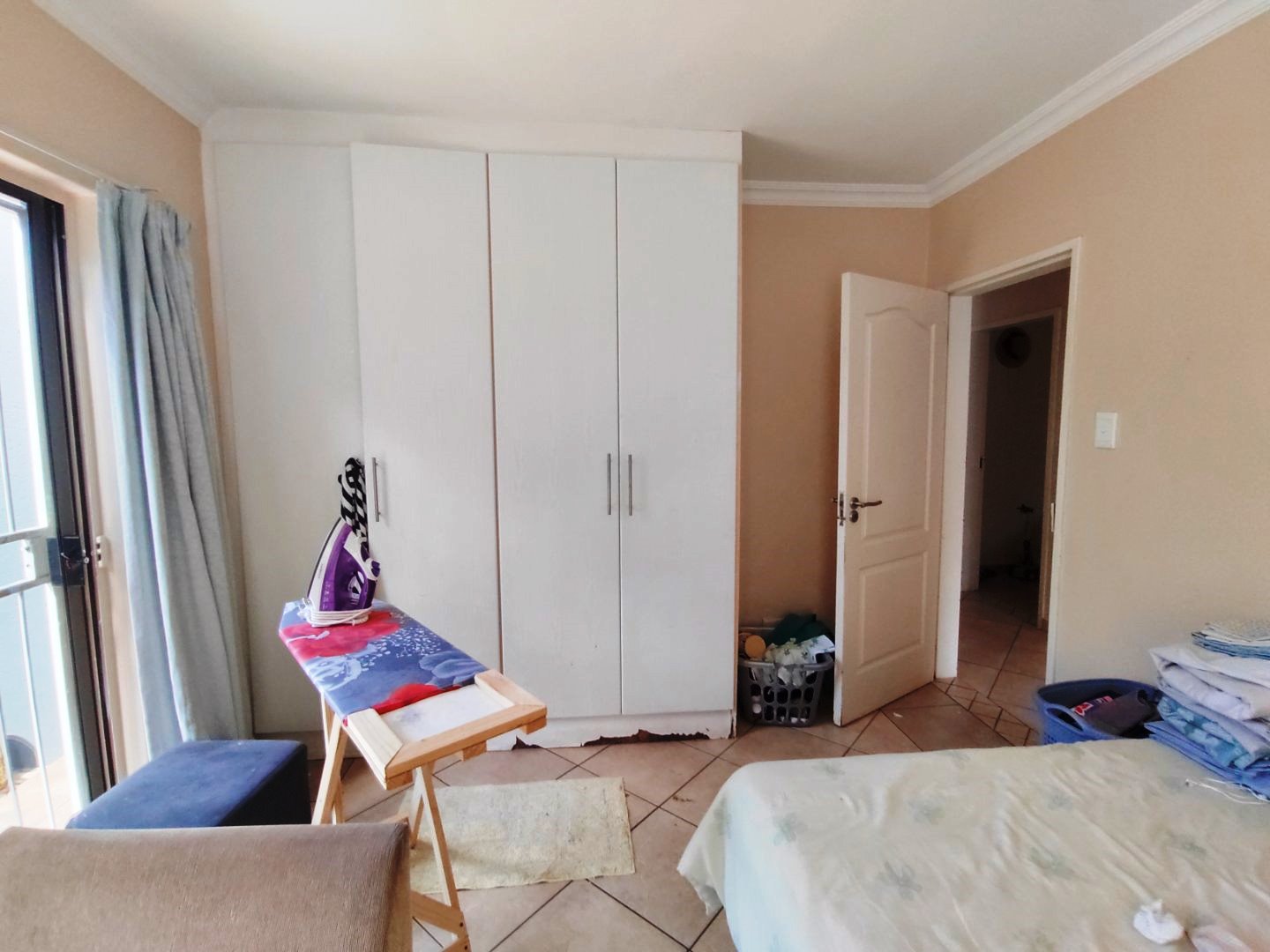 Six bedroom house for sale in Montana Park