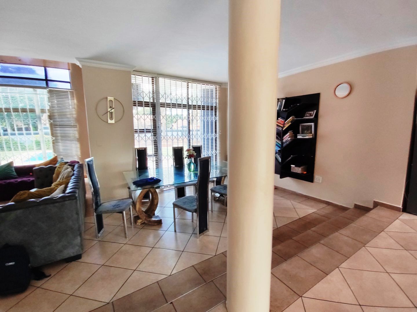 Six bedroom house for sale in Montana Park