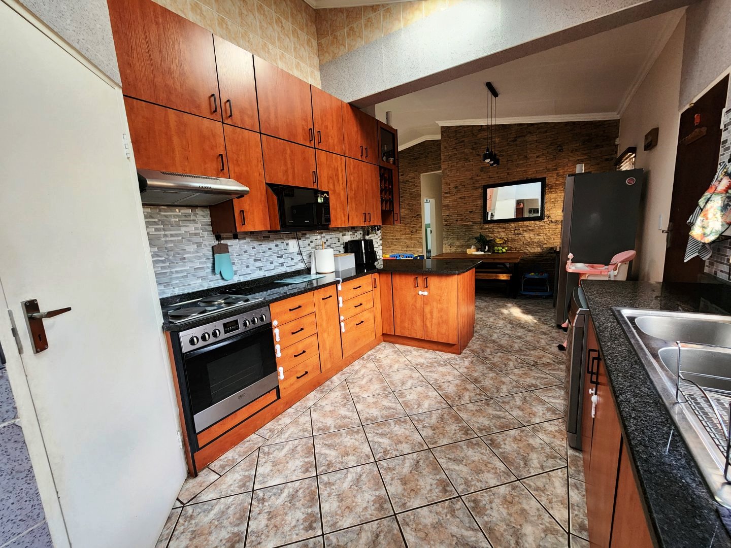 Three bedroom for sale in Annlin