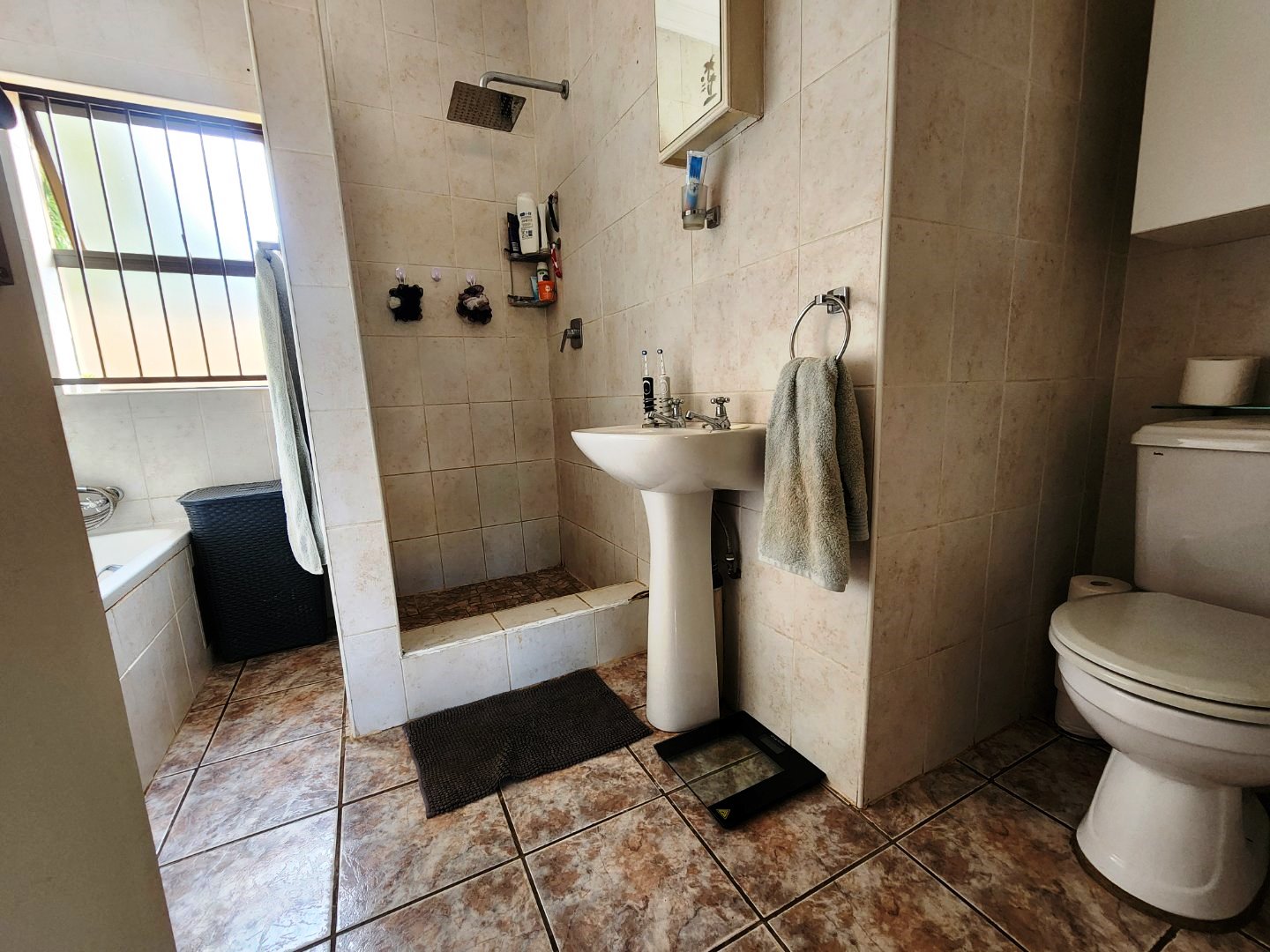 Three bedroom for sale in Annlin