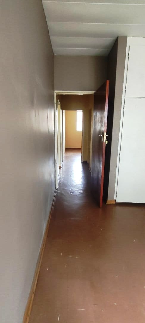 Two bedroom flat for sale in Pretoria North