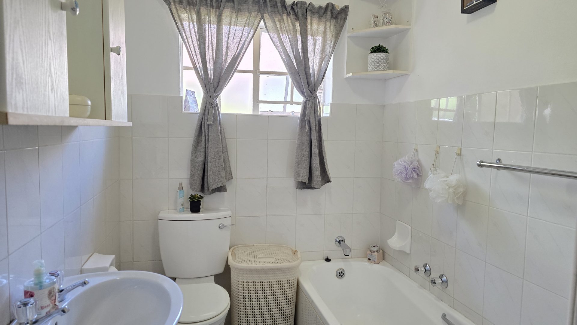 Three bedroom for sale in Annlin