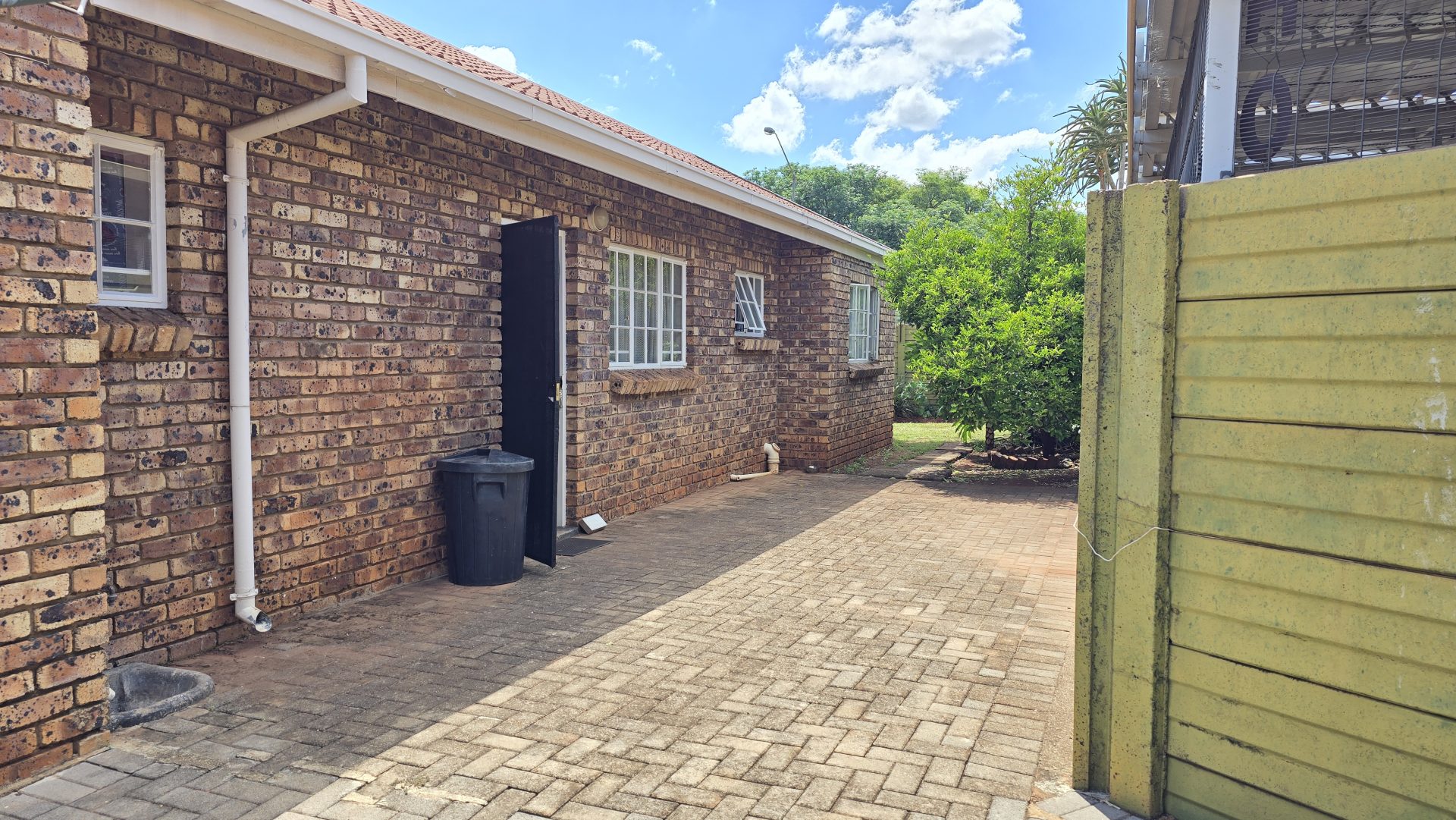 Three bedroom for sale in Annlin