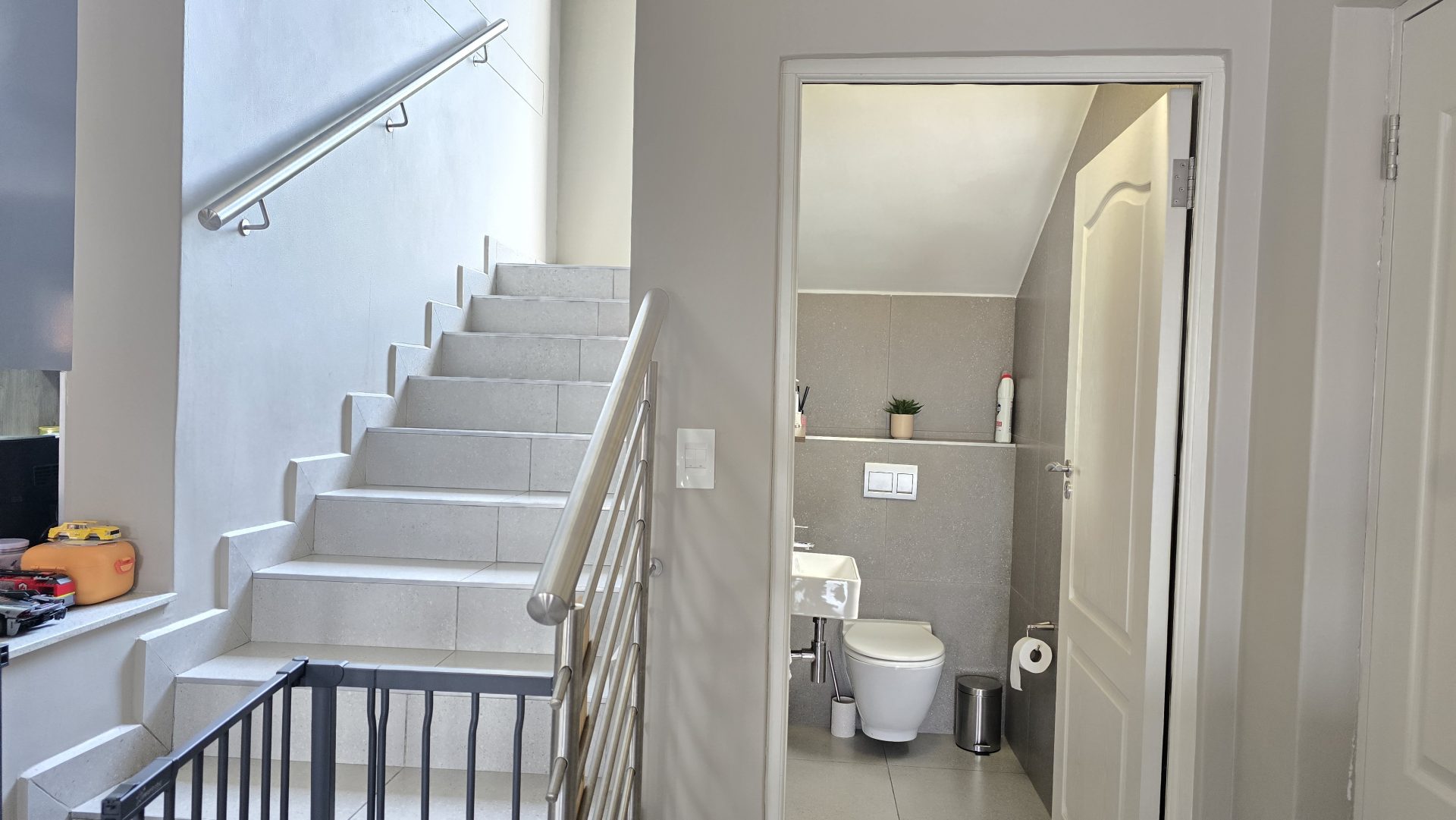 Upmarket four bedroom for sale in Sinoville