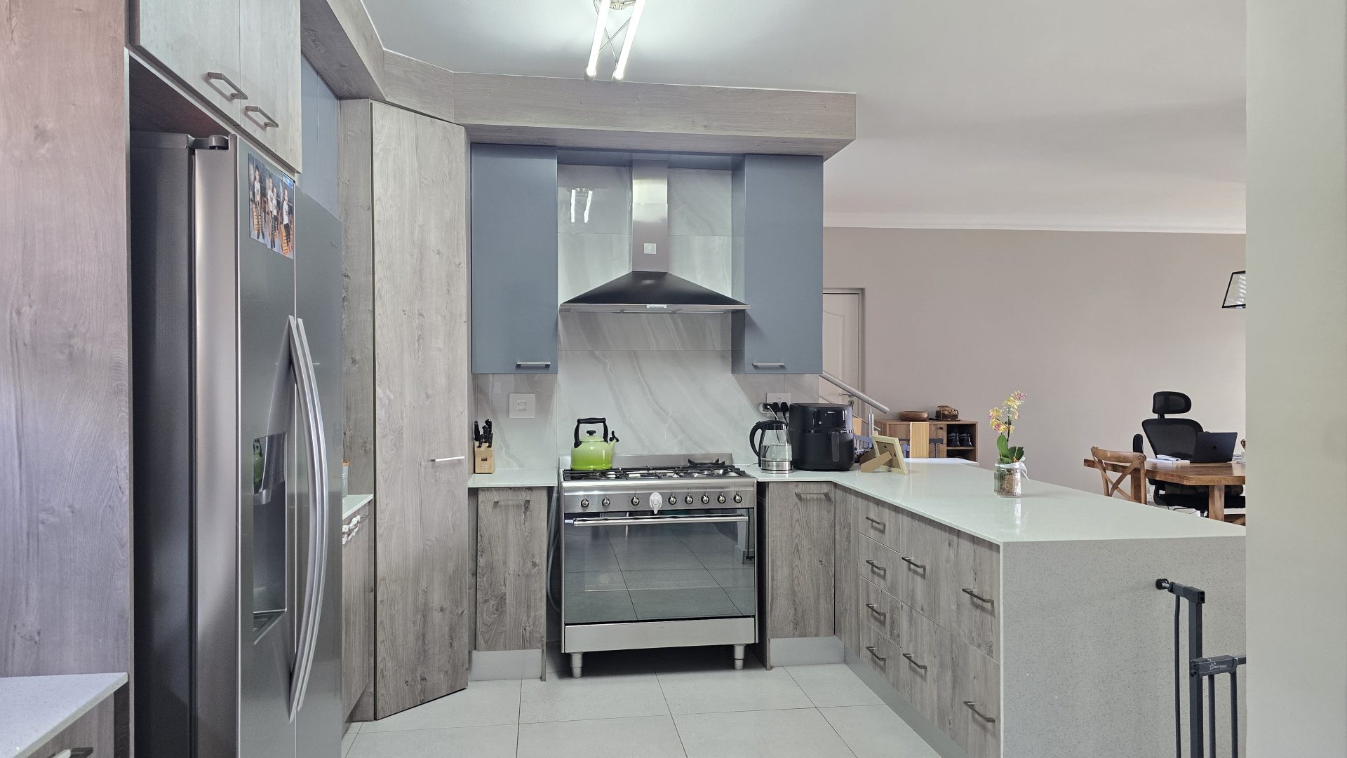 Upmarket four bedroom for sale in Sinoville