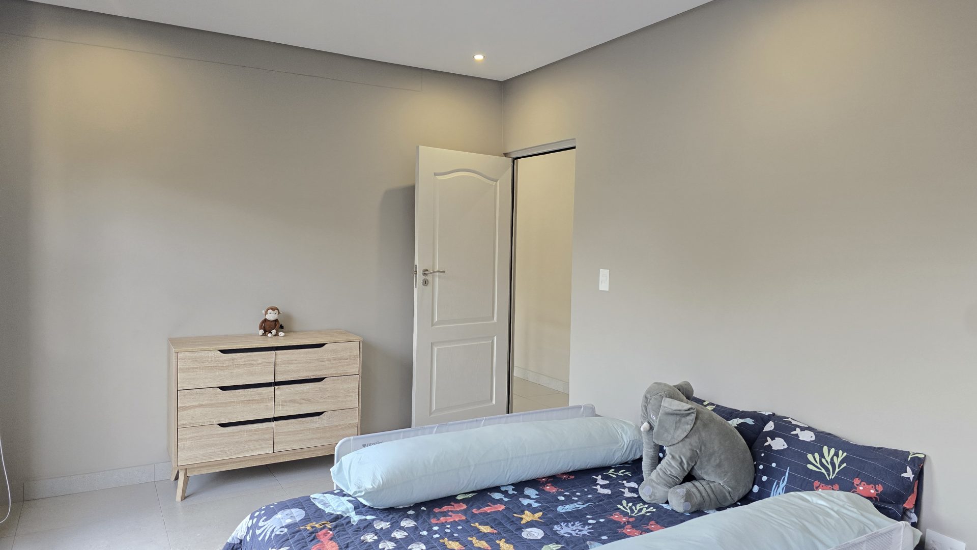 Upmarket four bedroom for sale in Sinoville